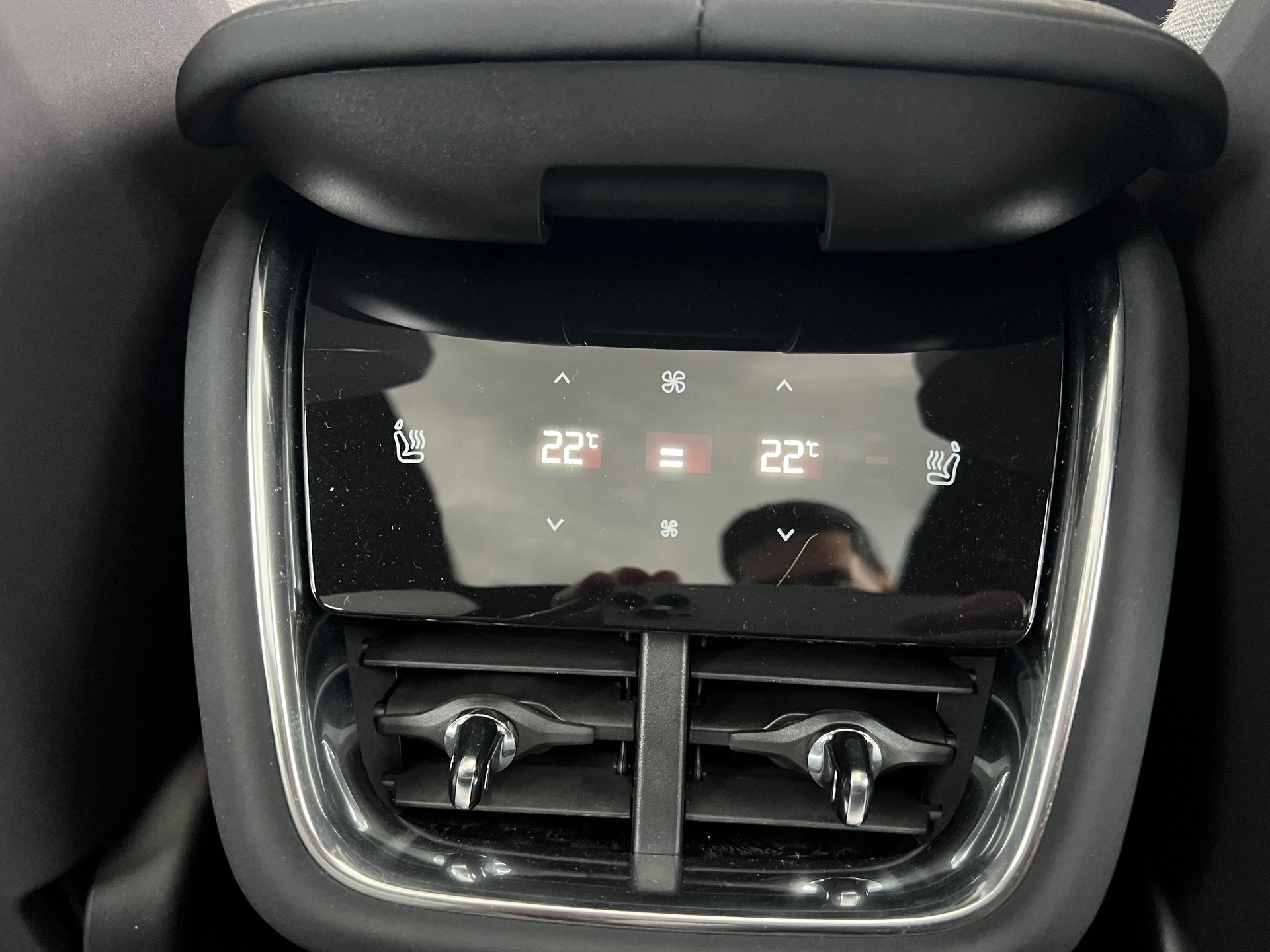VOLVO EX90 Twin Performance 111 kWh Ultra AWD-image-9