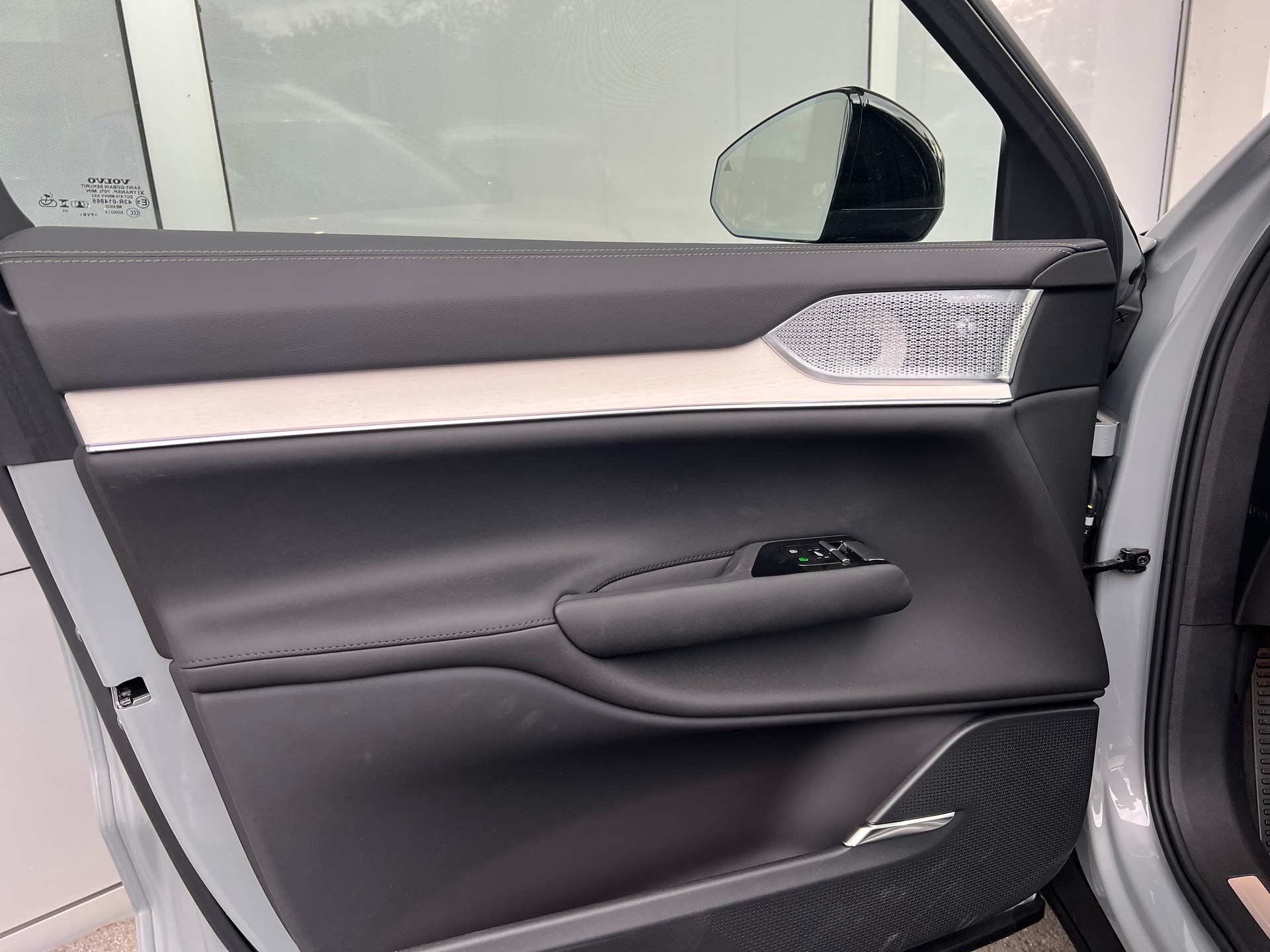 VOLVO EX90 Twin Performance 111 kWh Ultra AWD-image-15