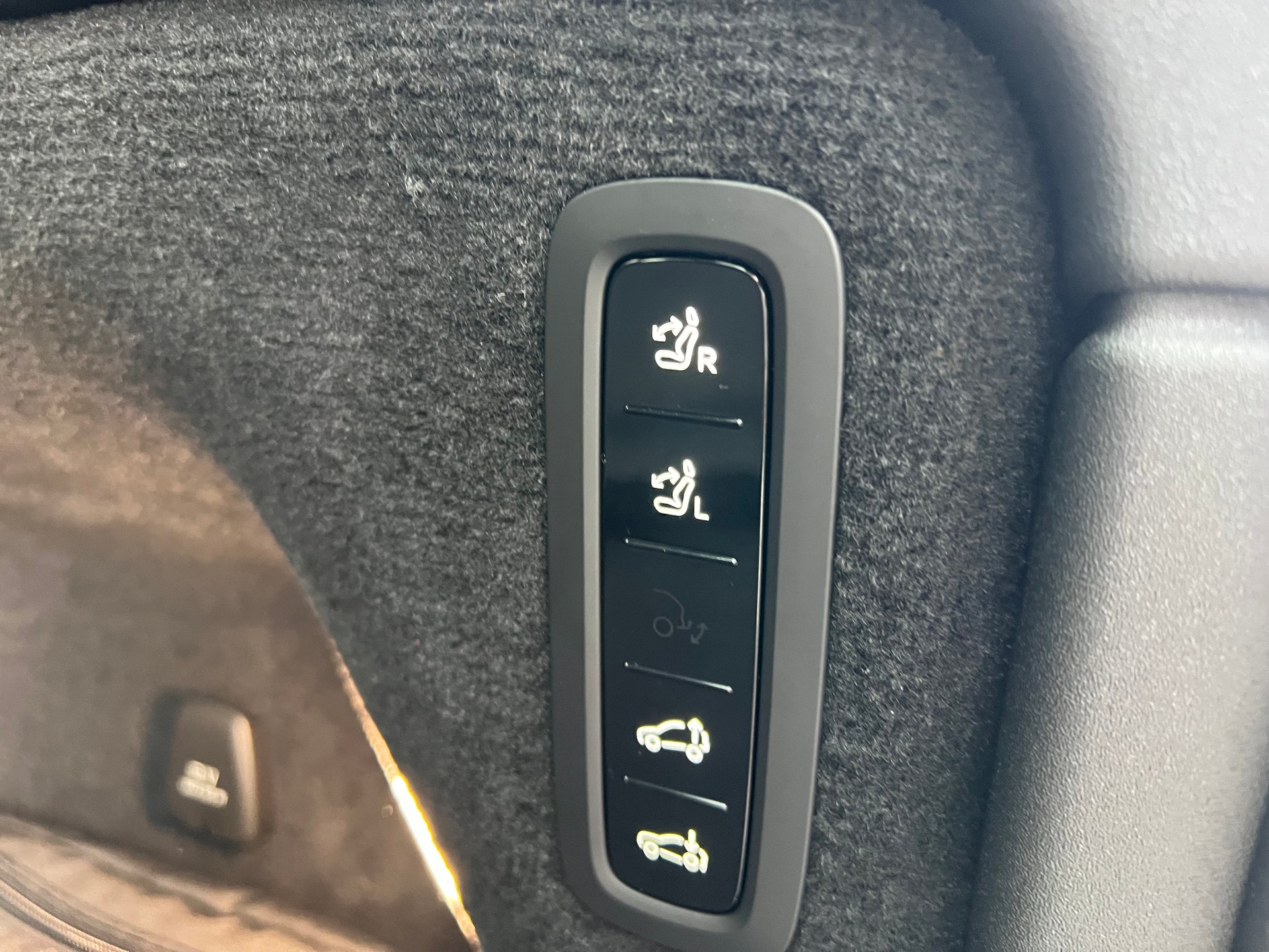 VOLVO EX90 Twin Performance 111 kWh Ultra AWD-image-27