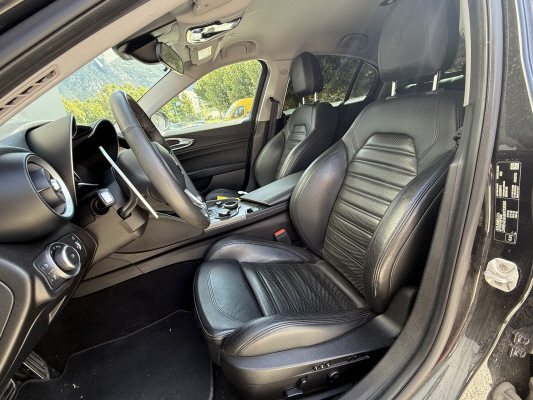 ALFA ROMEO Giulia 2.2 JTDM Veloce Q4-image-5