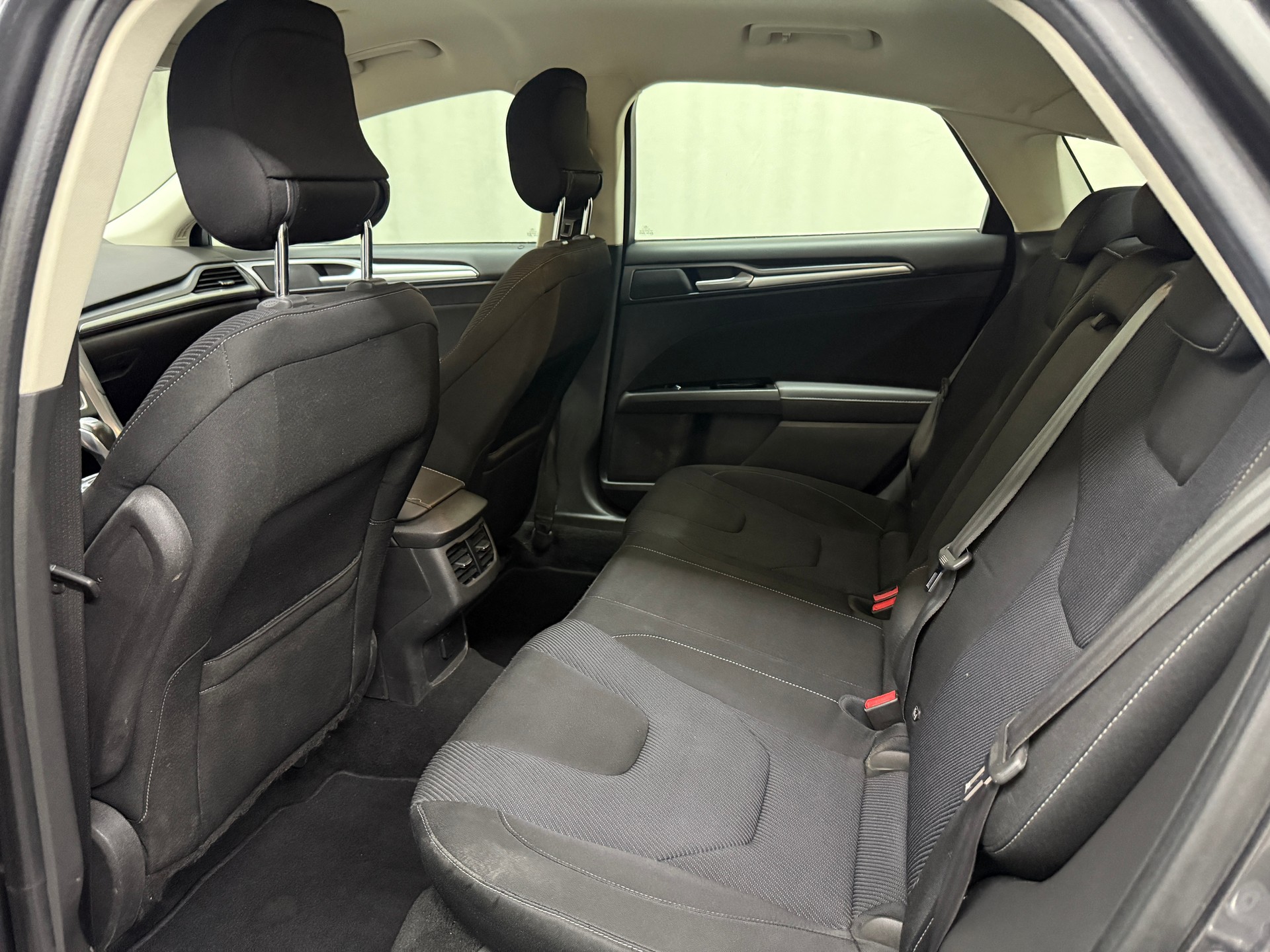 FORD Mondeo 2.0 TDCi Titanium PowerShift-image-14