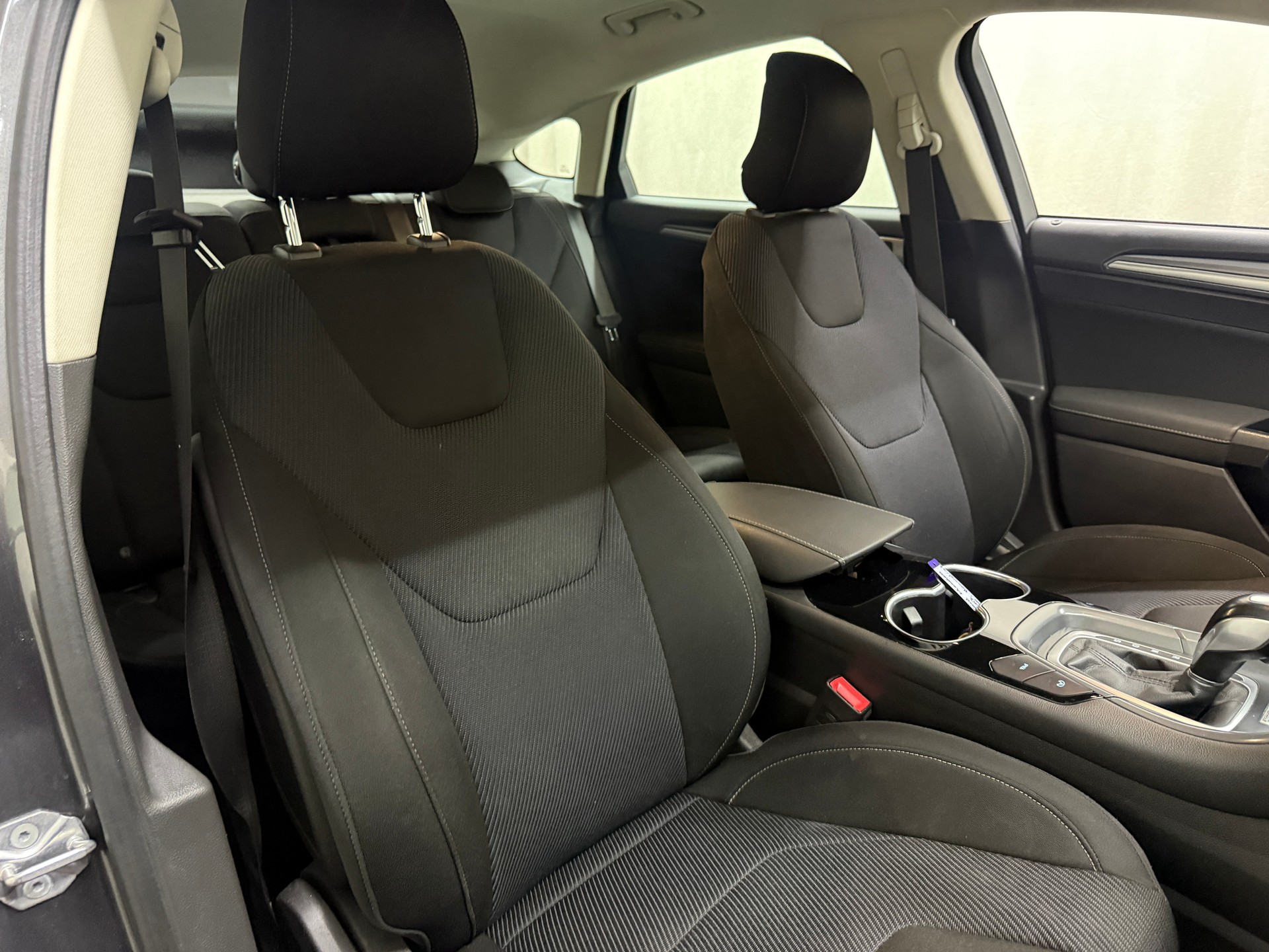 FORD Mondeo 2.0 TDCi Titanium PowerShift-image-11