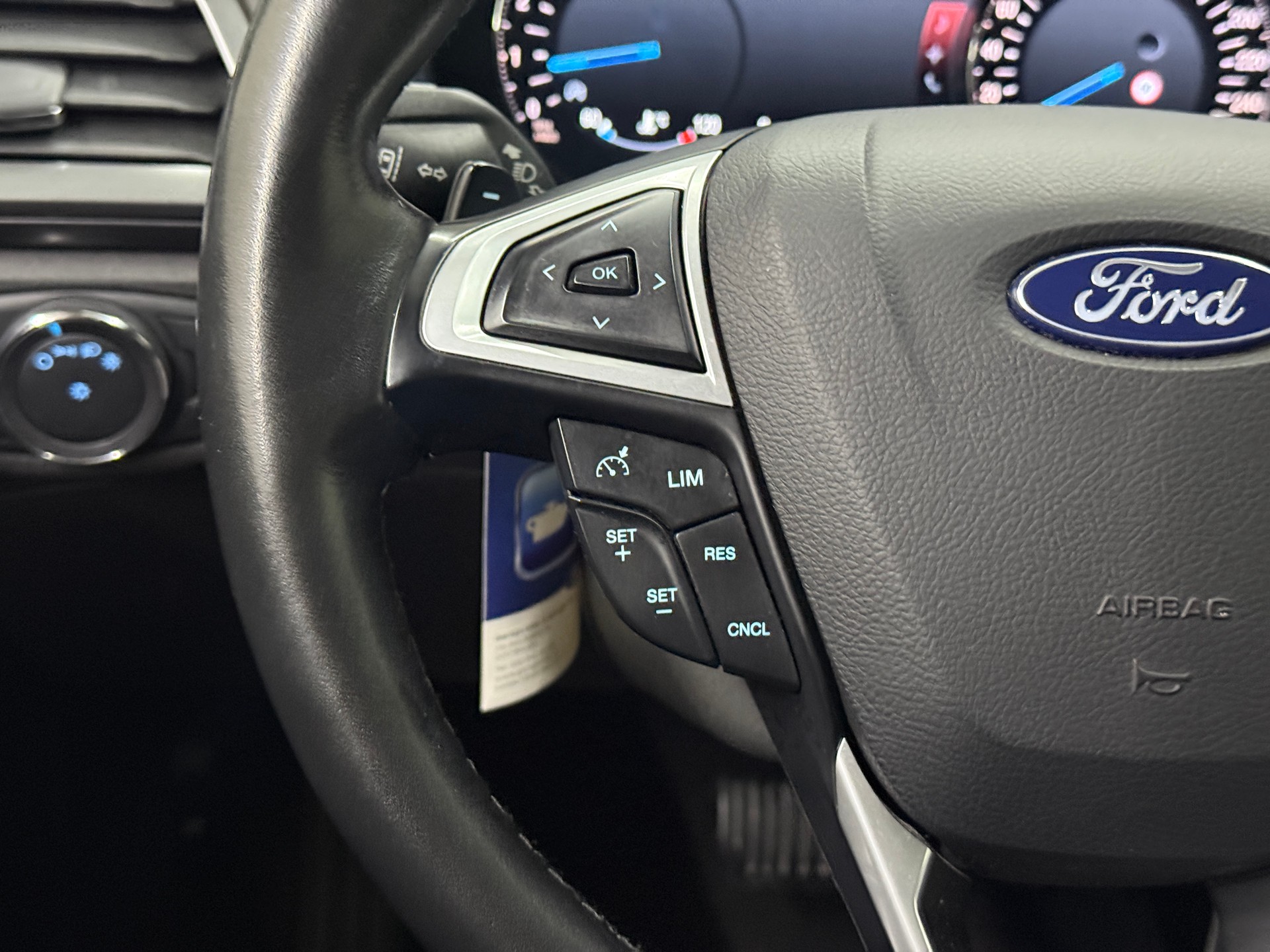FORD Mondeo 2.0 TDCi Titanium PowerShift-image-12