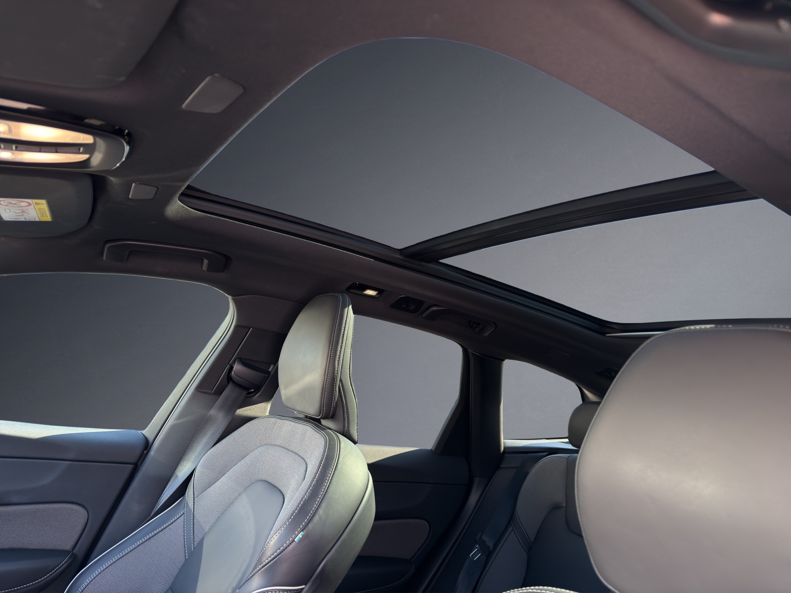VOLVO XC60 T8 eAWD PluginHybrid Plus Dark Geartronic-image-15