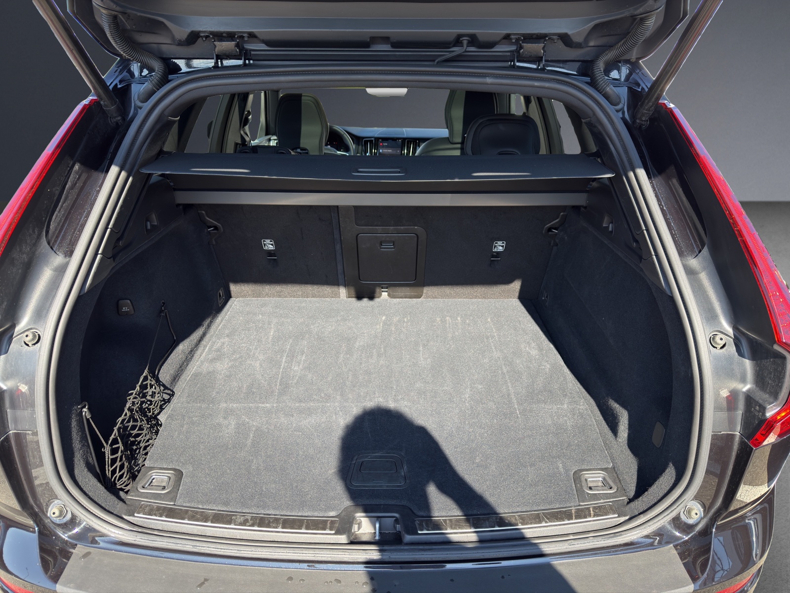VOLVO XC60 T8 eAWD PluginHybrid Plus Dark Geartronic-image-12