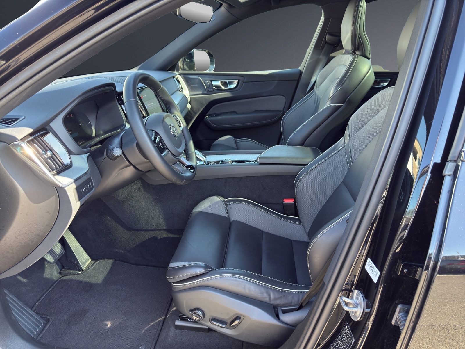 VOLVO XC60 T8 eAWD PluginHybrid Plus Dark Geartronic-image-8