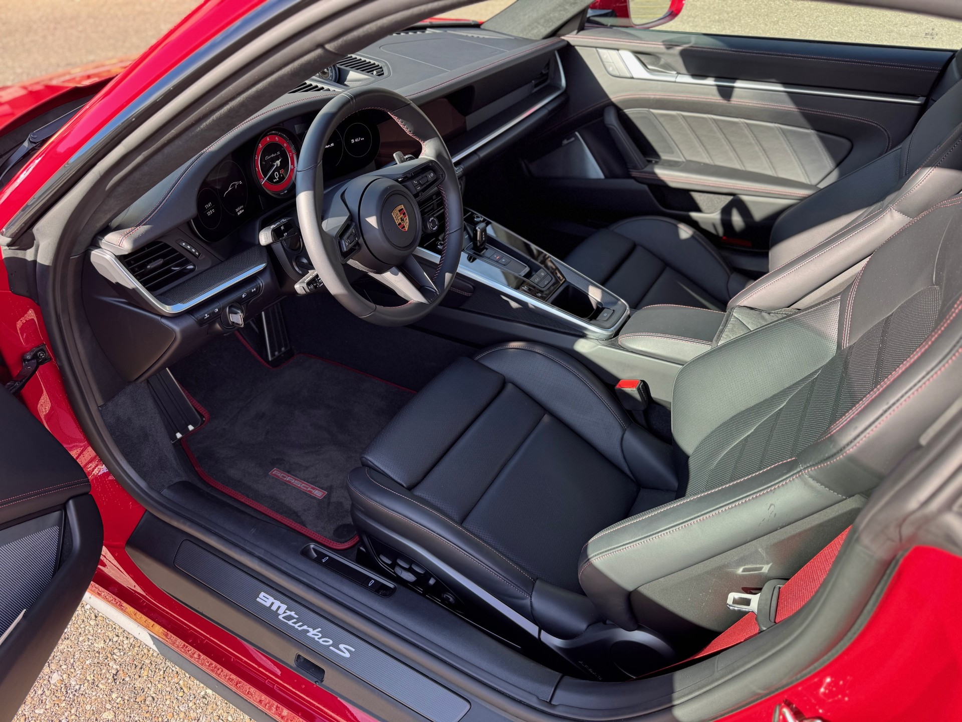 PORSCHE 911 Turbo S PDK-image-5