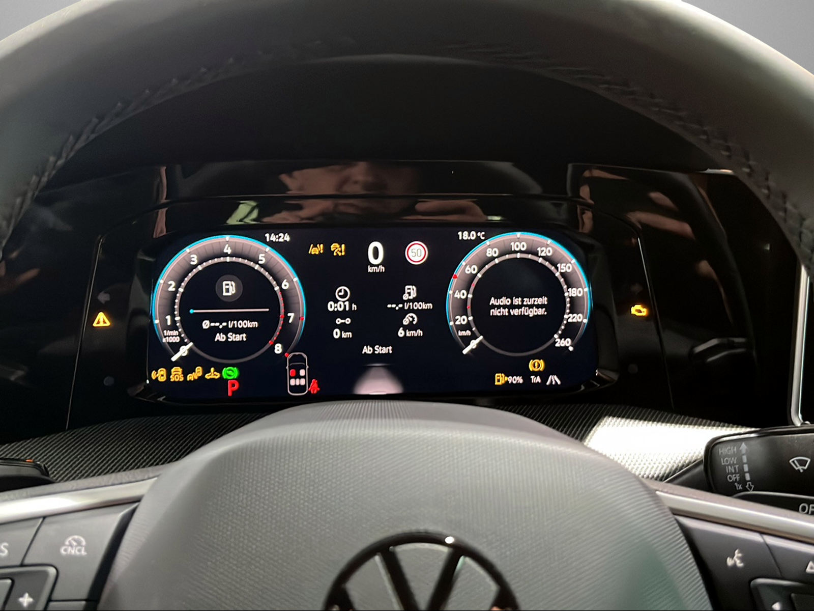 VW Golf 1.5 e TSI mHEV R-Line DSG-image-8