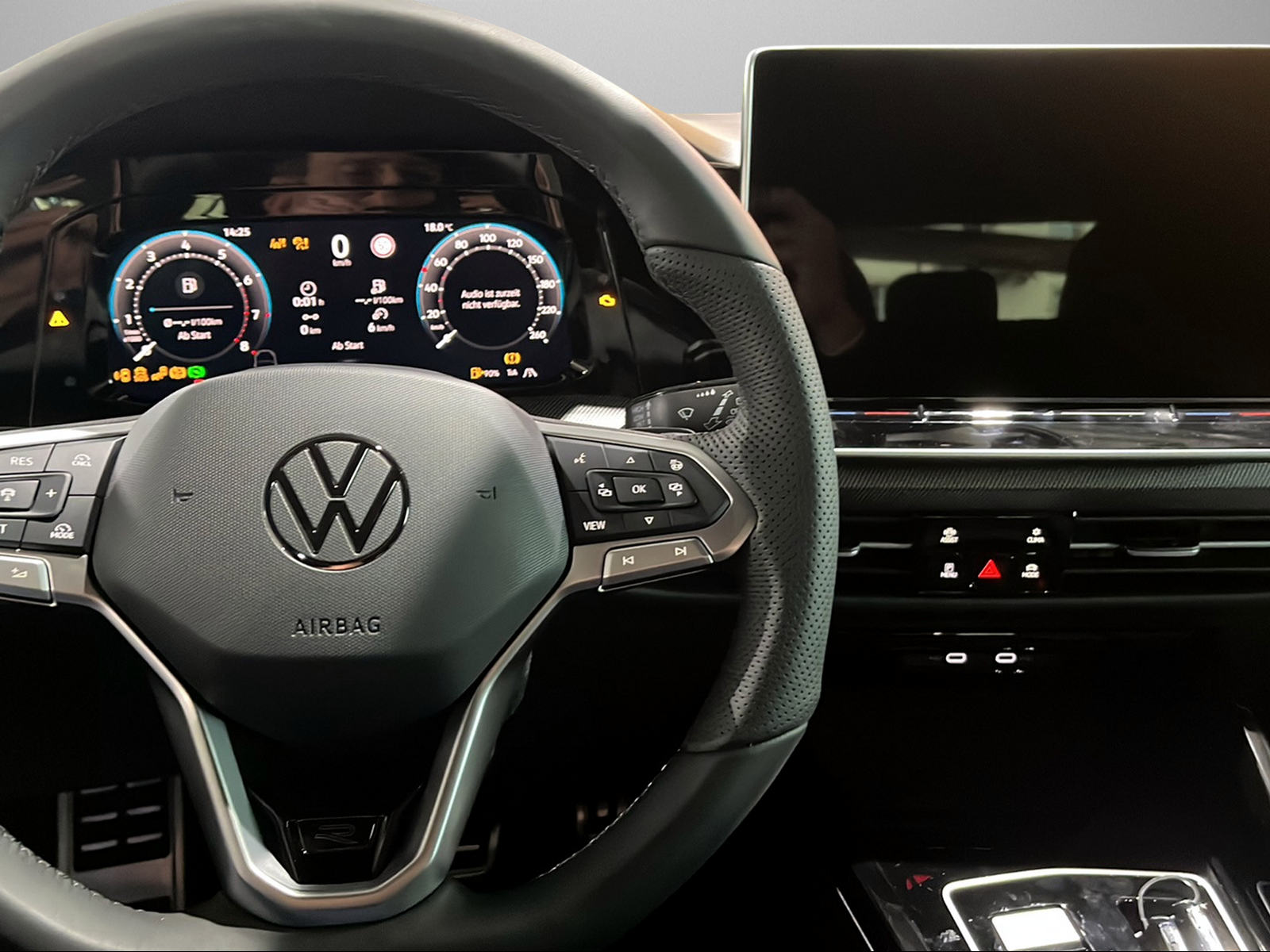 VW Golf 1.5 e TSI mHEV R-Line DSG-image-7