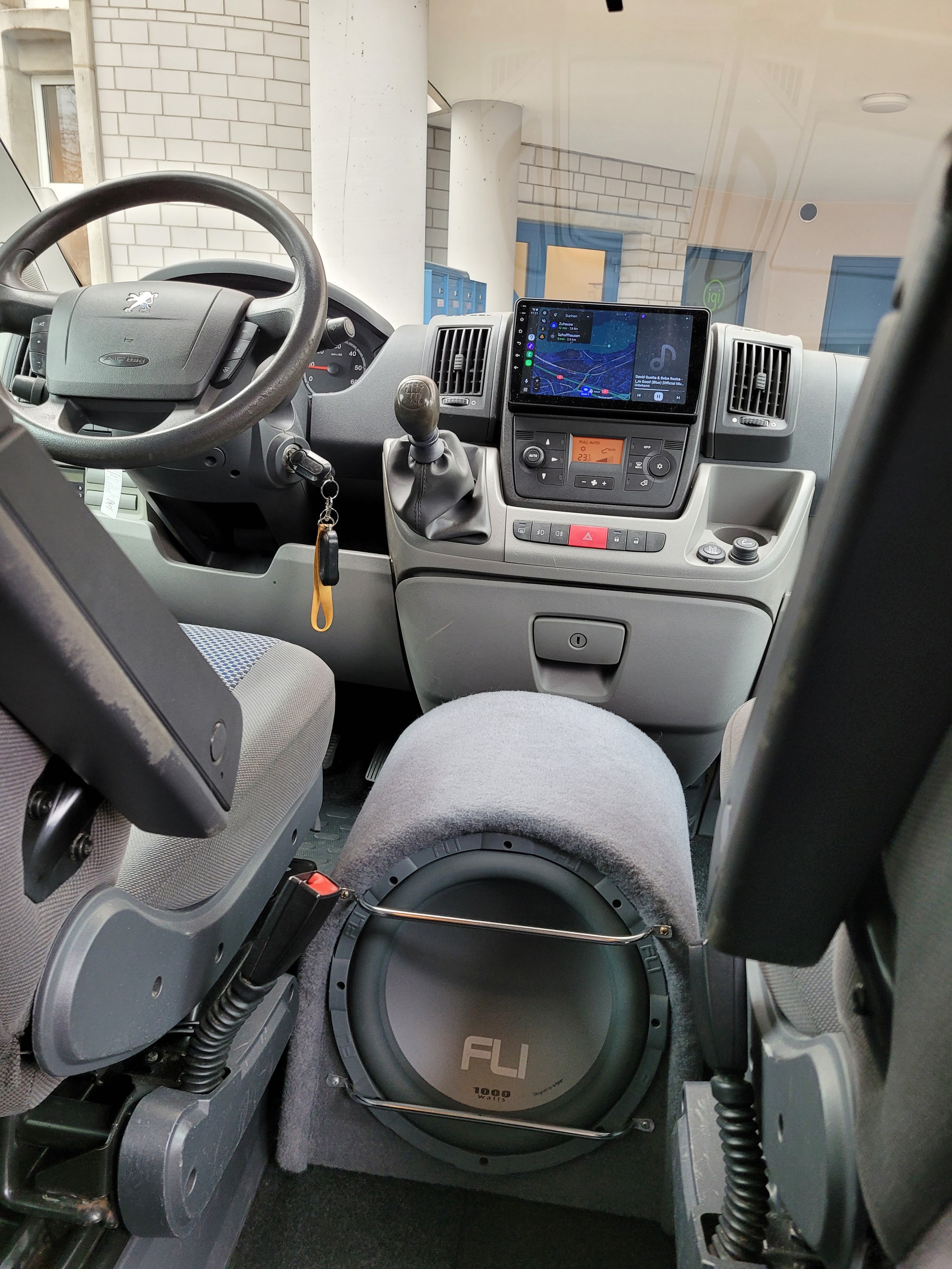 PEUGEOT BOXER 333-120 Minibus-image-6