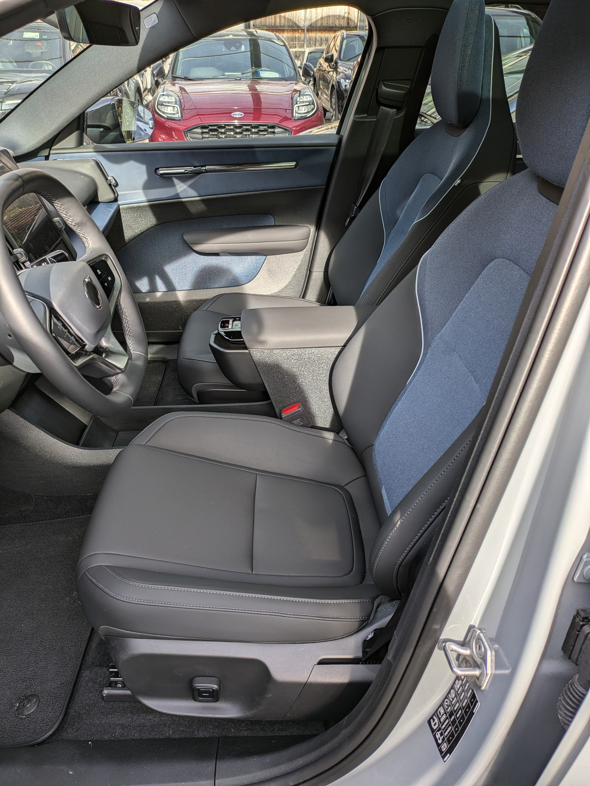 VOLVO EX30 E60 Twin Ultra Performance AWD-image-7