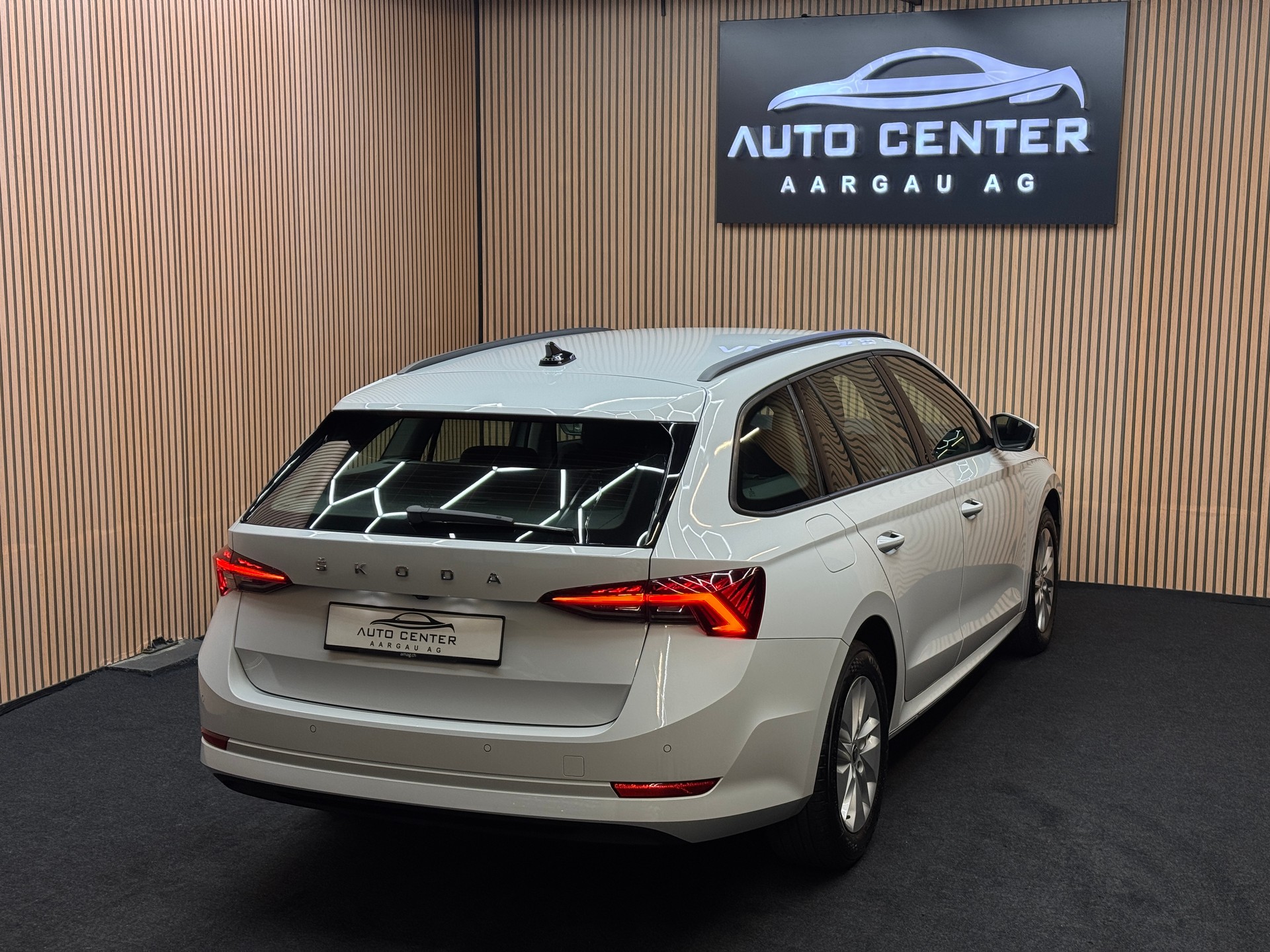 SKODA Octavia Combi 2.0 TDI 150 Ambition DSG *ab CHF 249.-/ Monat*-image-3