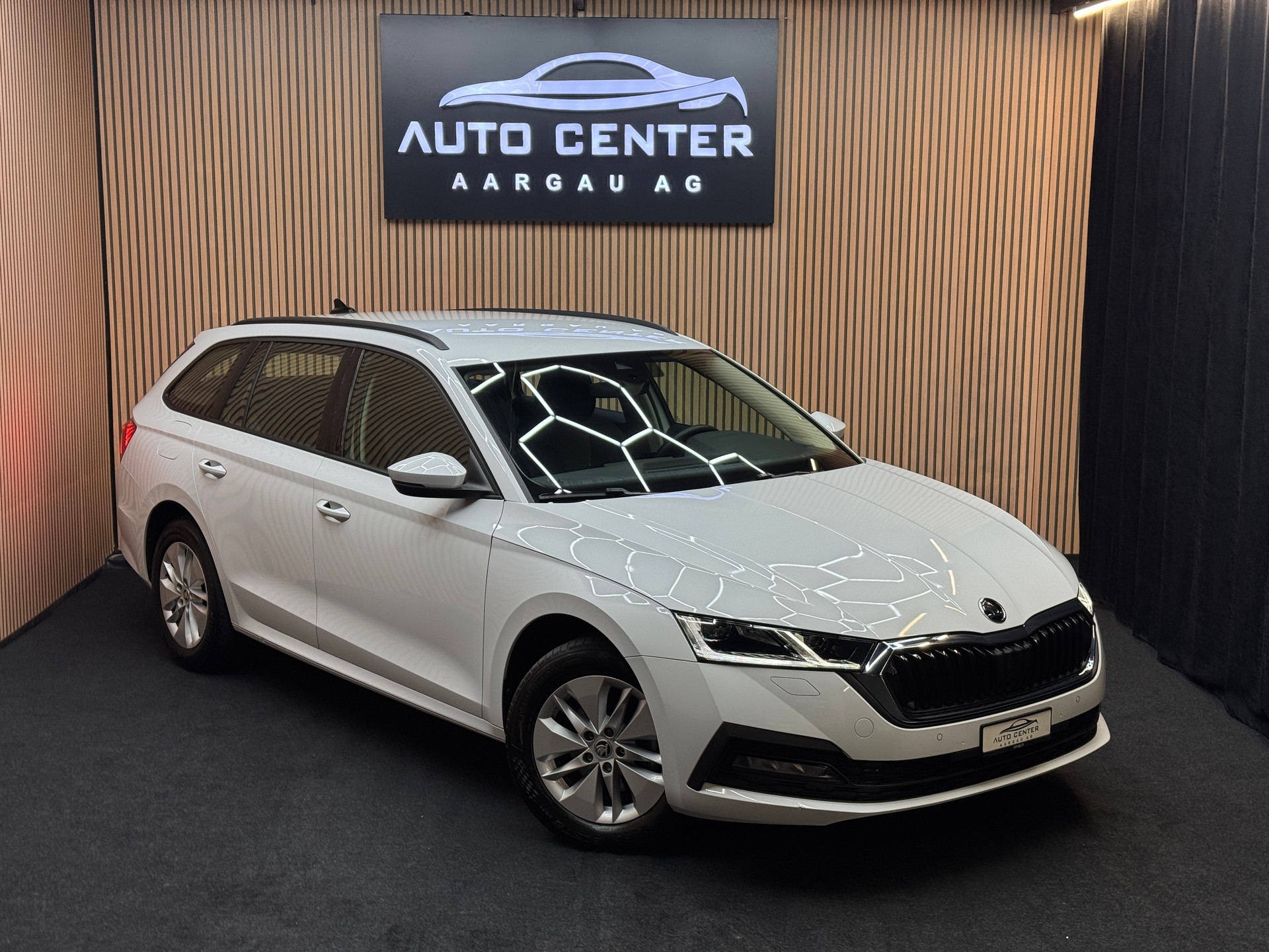 SKODA Octavia Combi 2.0 TDI 150 Ambition DSG *ab CHF 249.-/ Monat*