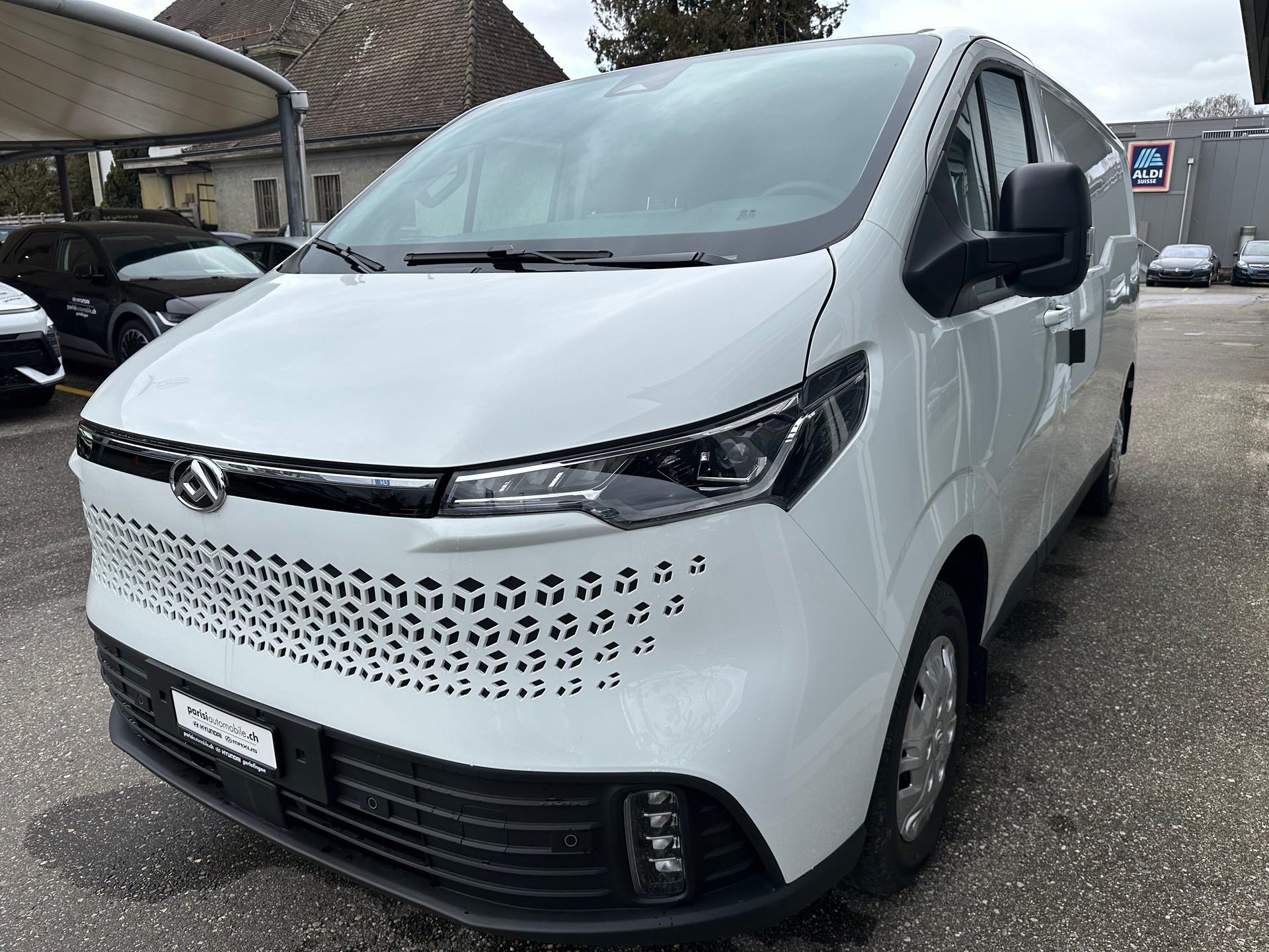 MAXUS eDeliver 7 L2 88kWh-image-2