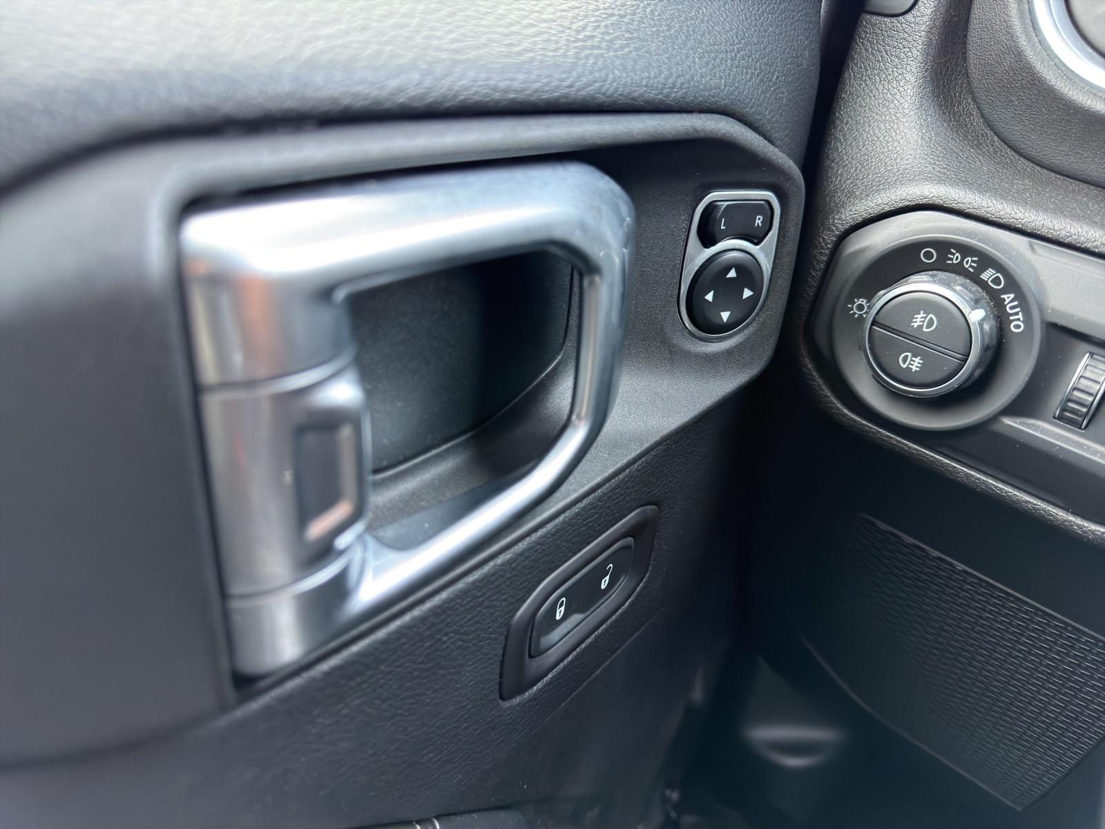 JEEP Wrangler 2.0 Unlimited Sahara Automatic-image-18