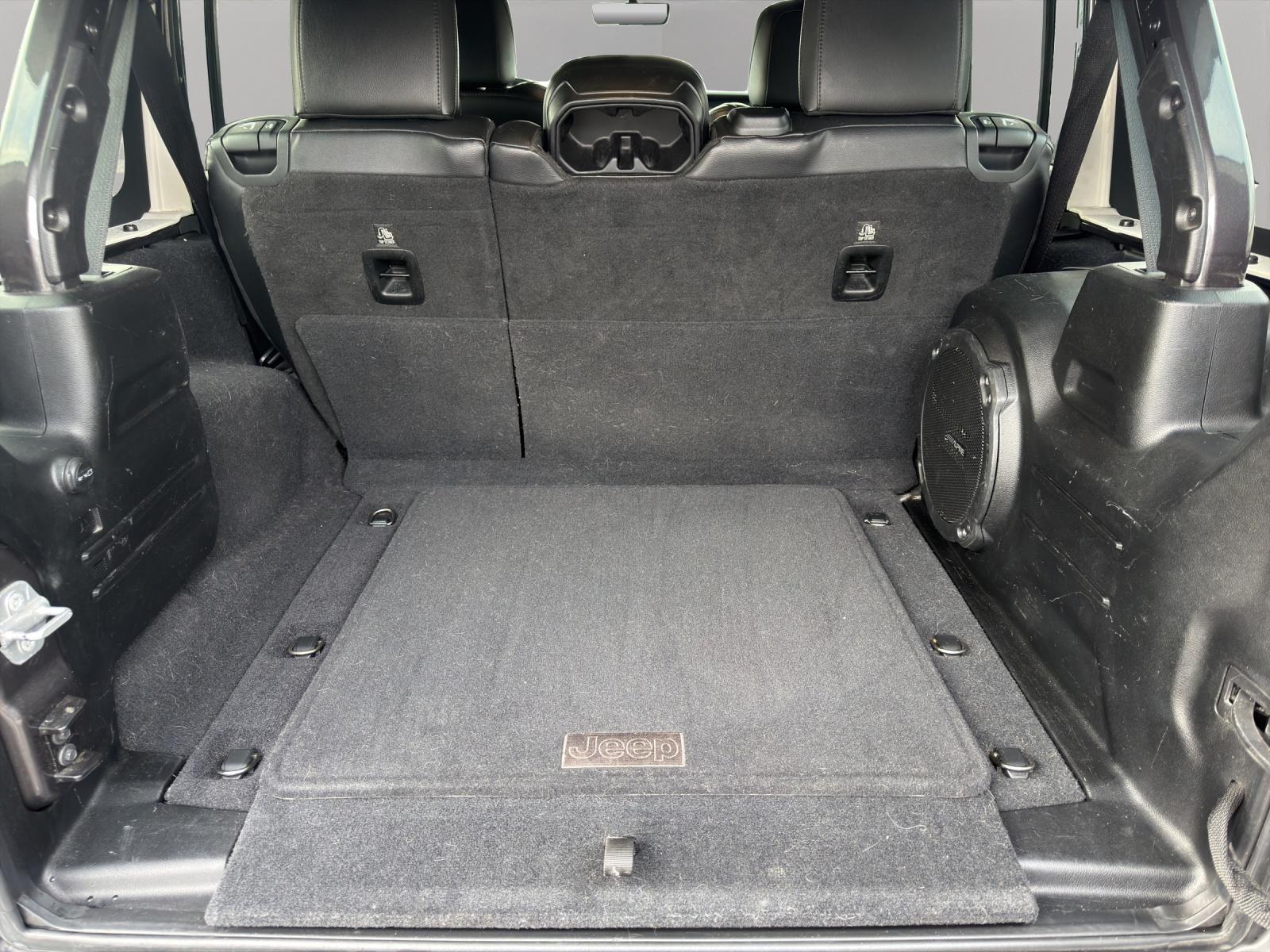 JEEP Wrangler 2.0 Unlimited Sahara Automatic-image-22