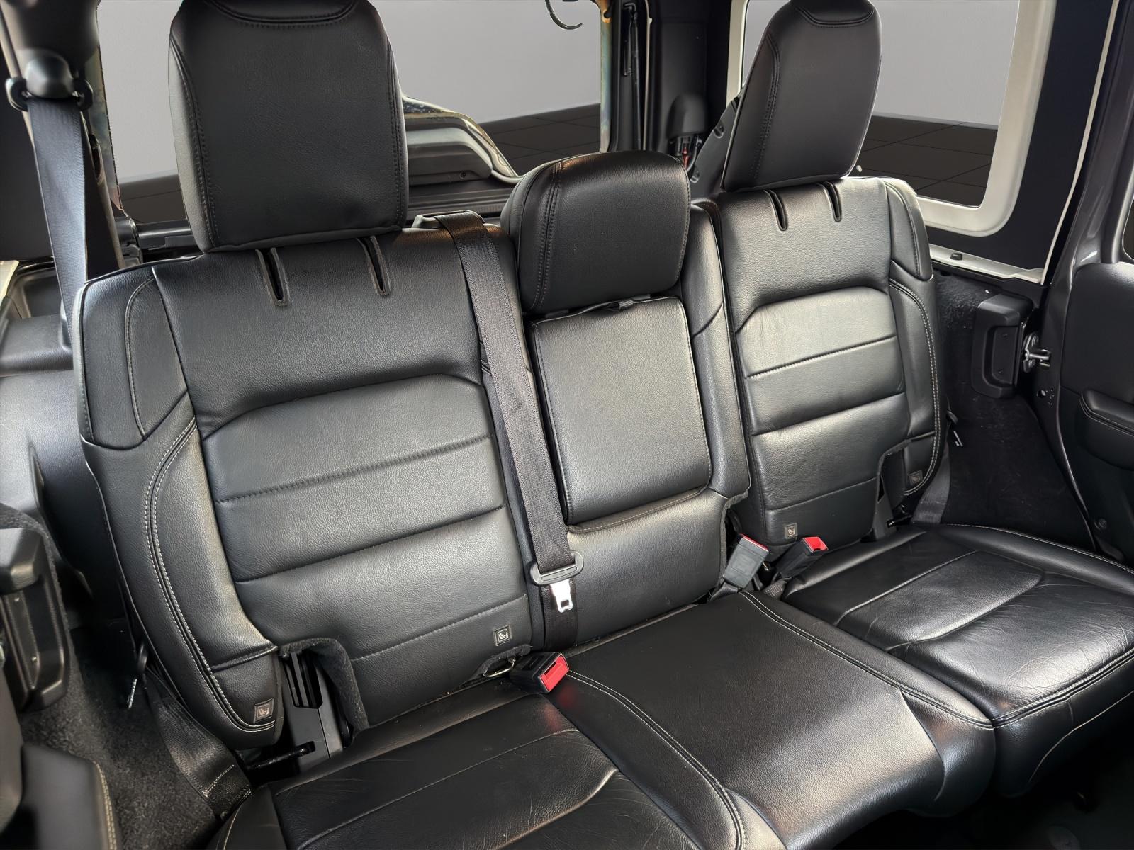 JEEP Wrangler 2.0 Unlimited Sahara Automatic-image-19