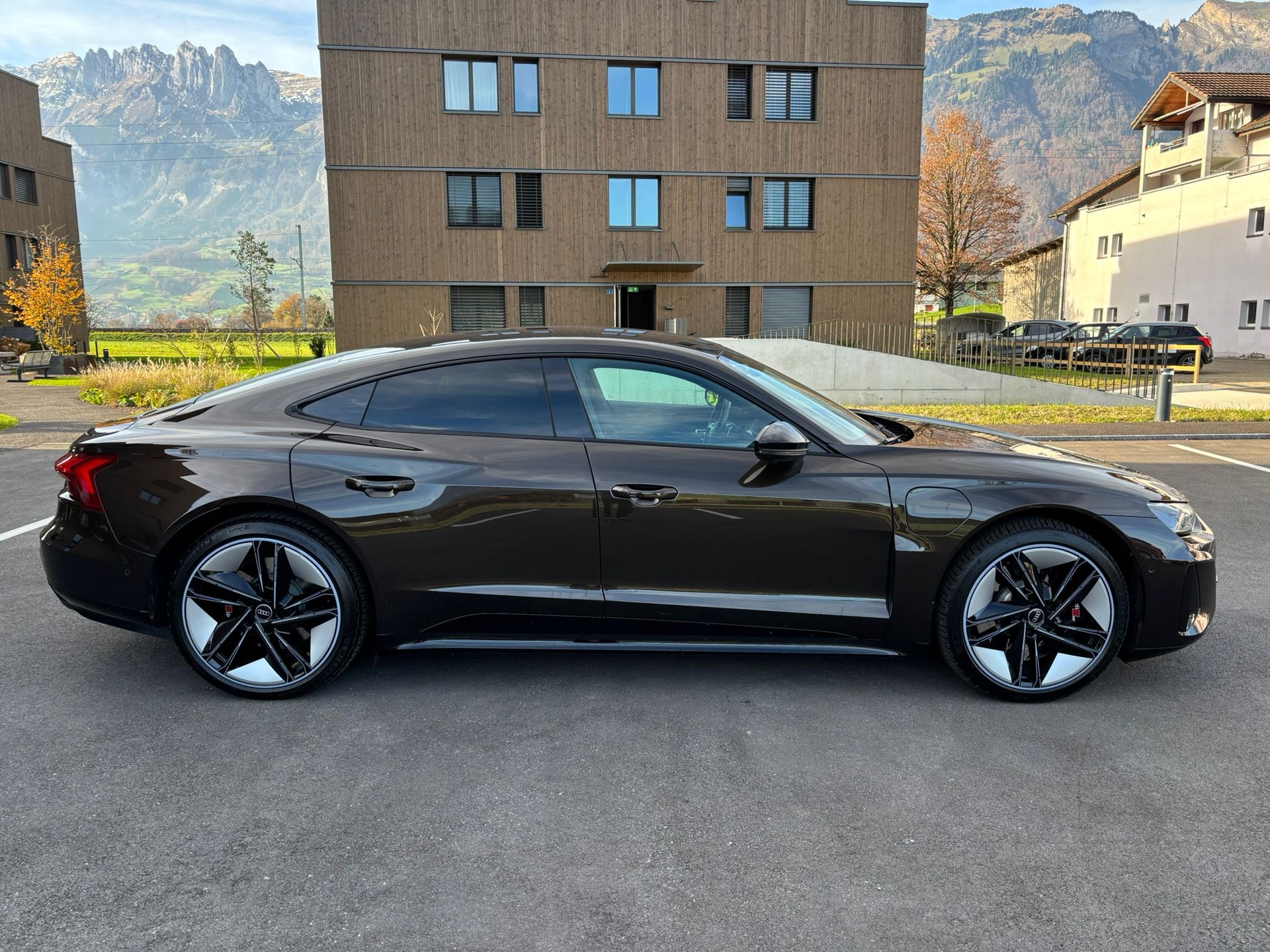 AUDI e-tron GT quattro-image-0