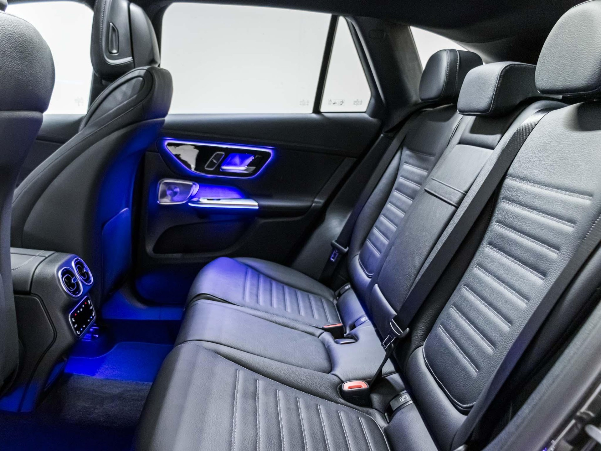 MERCEDES-BENZ GLC 300 4MATIC-image-7