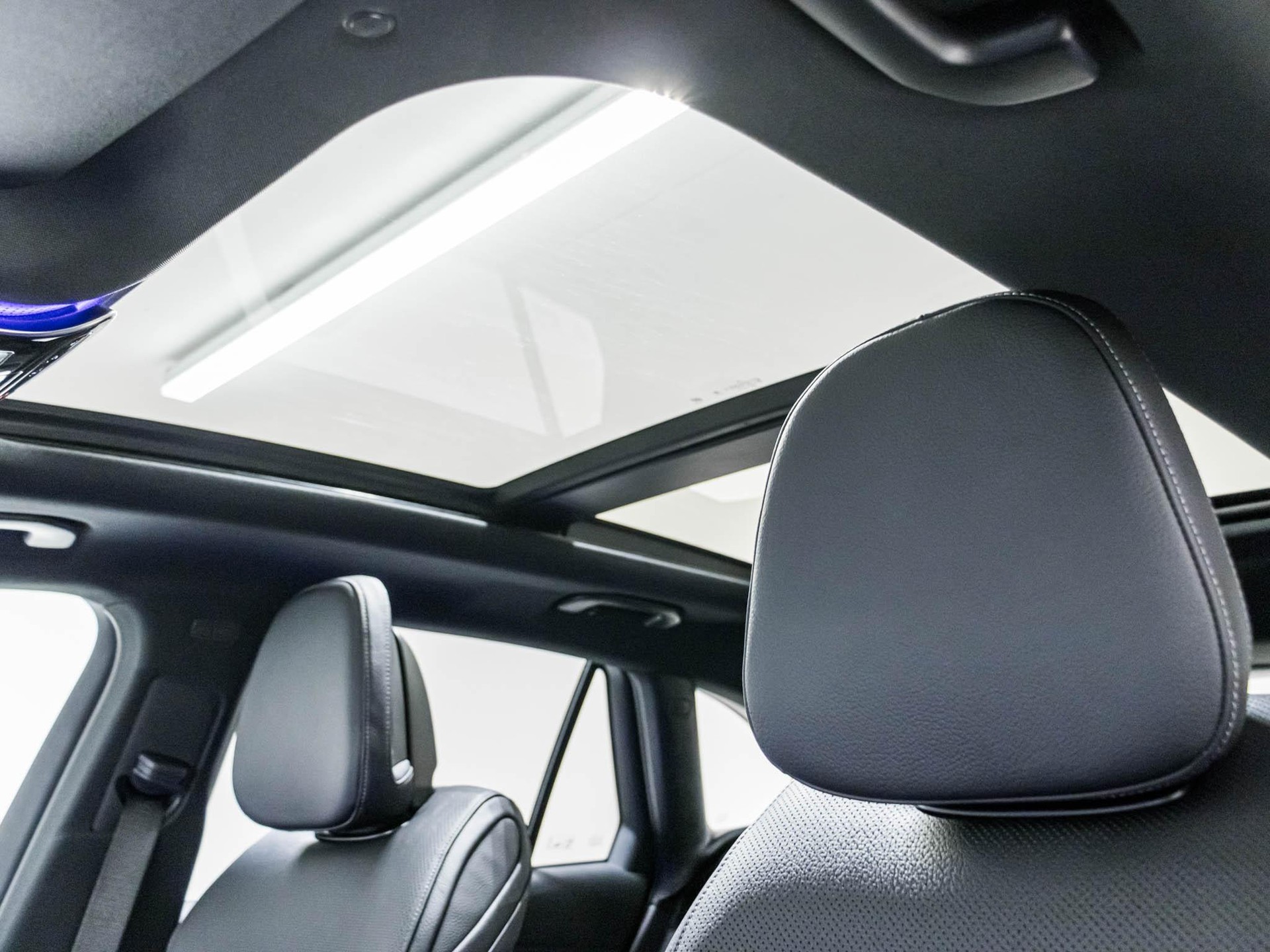 MERCEDES-BENZ GLC 300 4MATIC-image-8