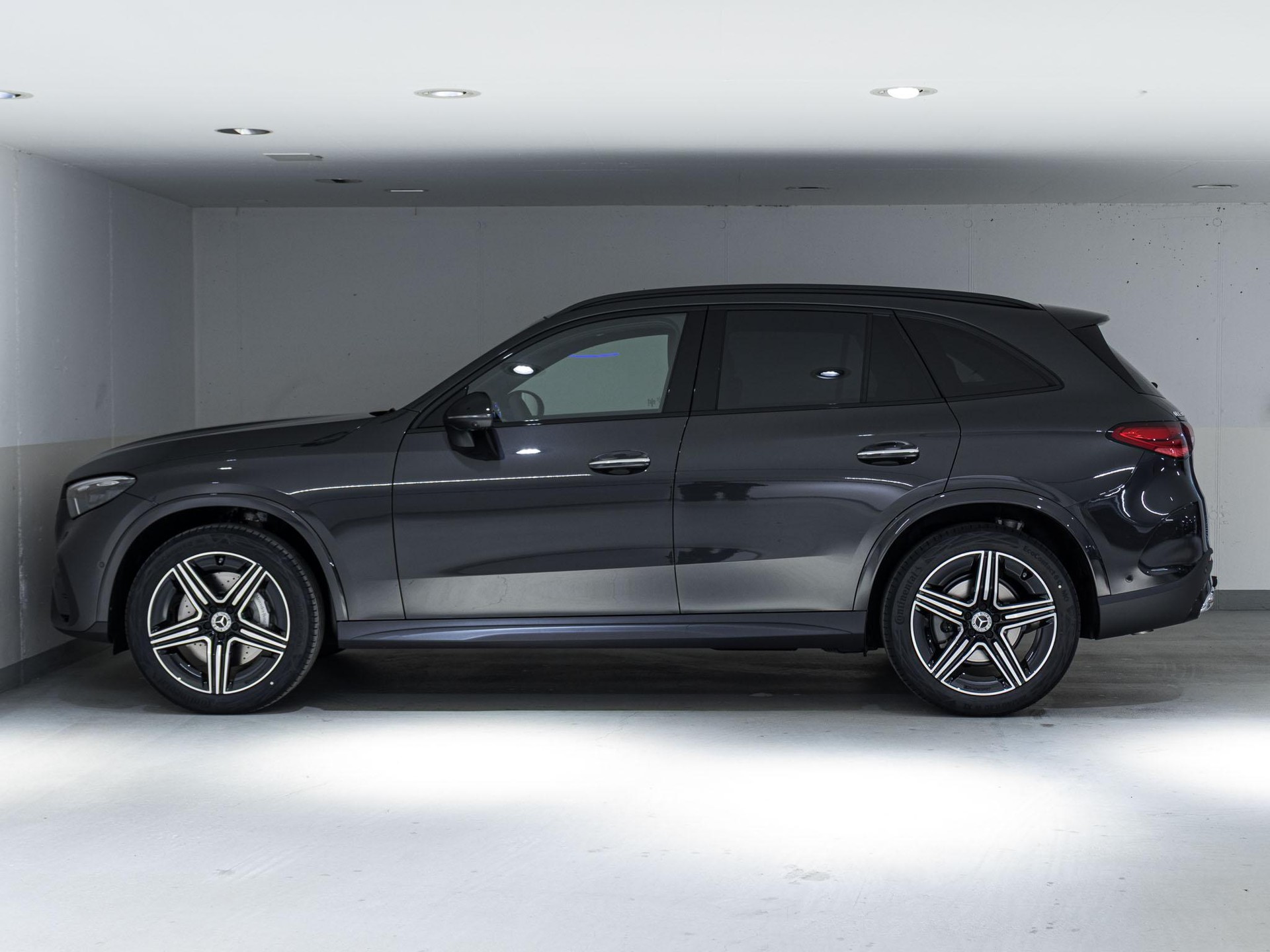 MERCEDES-BENZ GLC 300 4MATIC-image-4