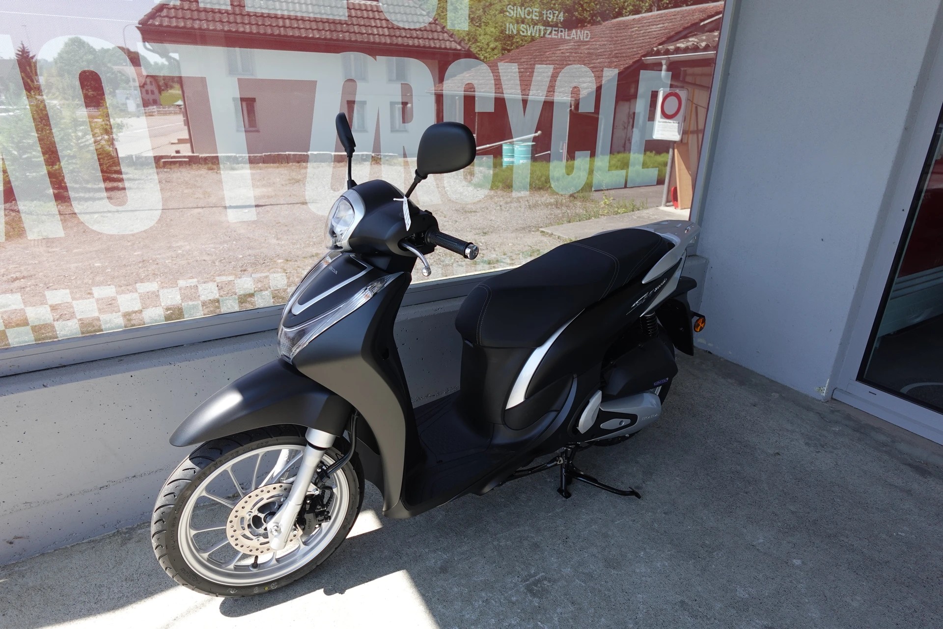 HONDA SH 125 i Mode-showroom-element-1