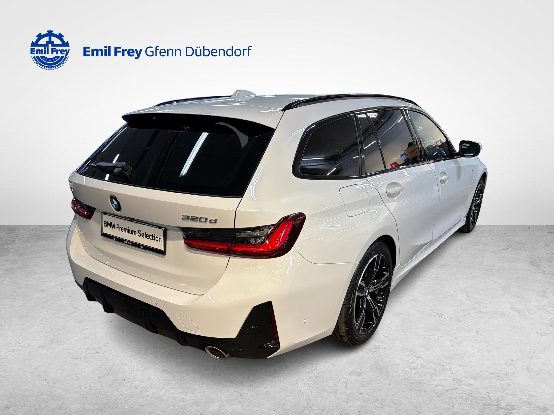 BMW 320d xDrive SAG Touring-image-1
