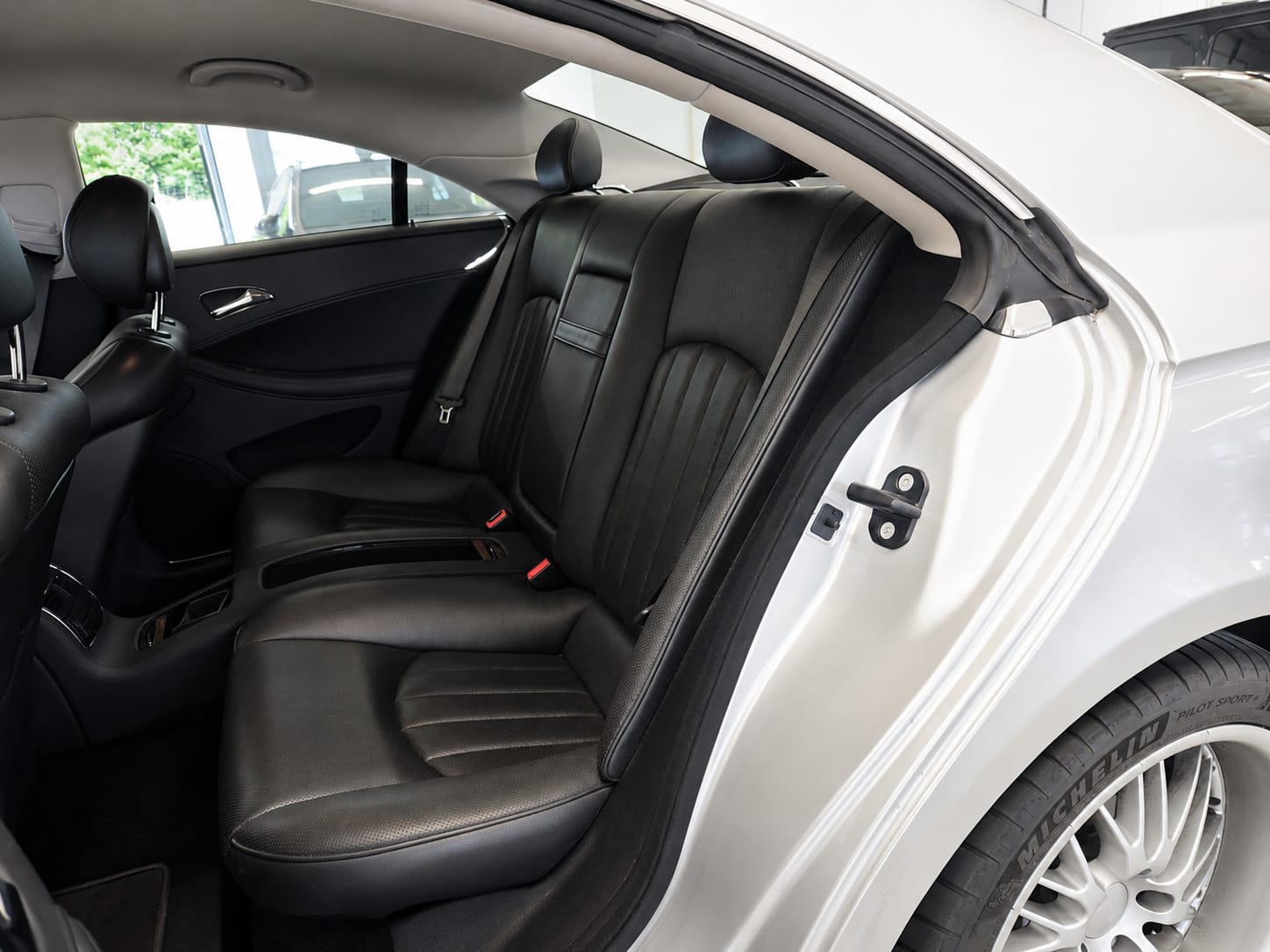 MERCEDES-BENZ CLS 320 CDI 7G-Tronic *CH-Fahrzeug* *Top Ausstattung*-image-8