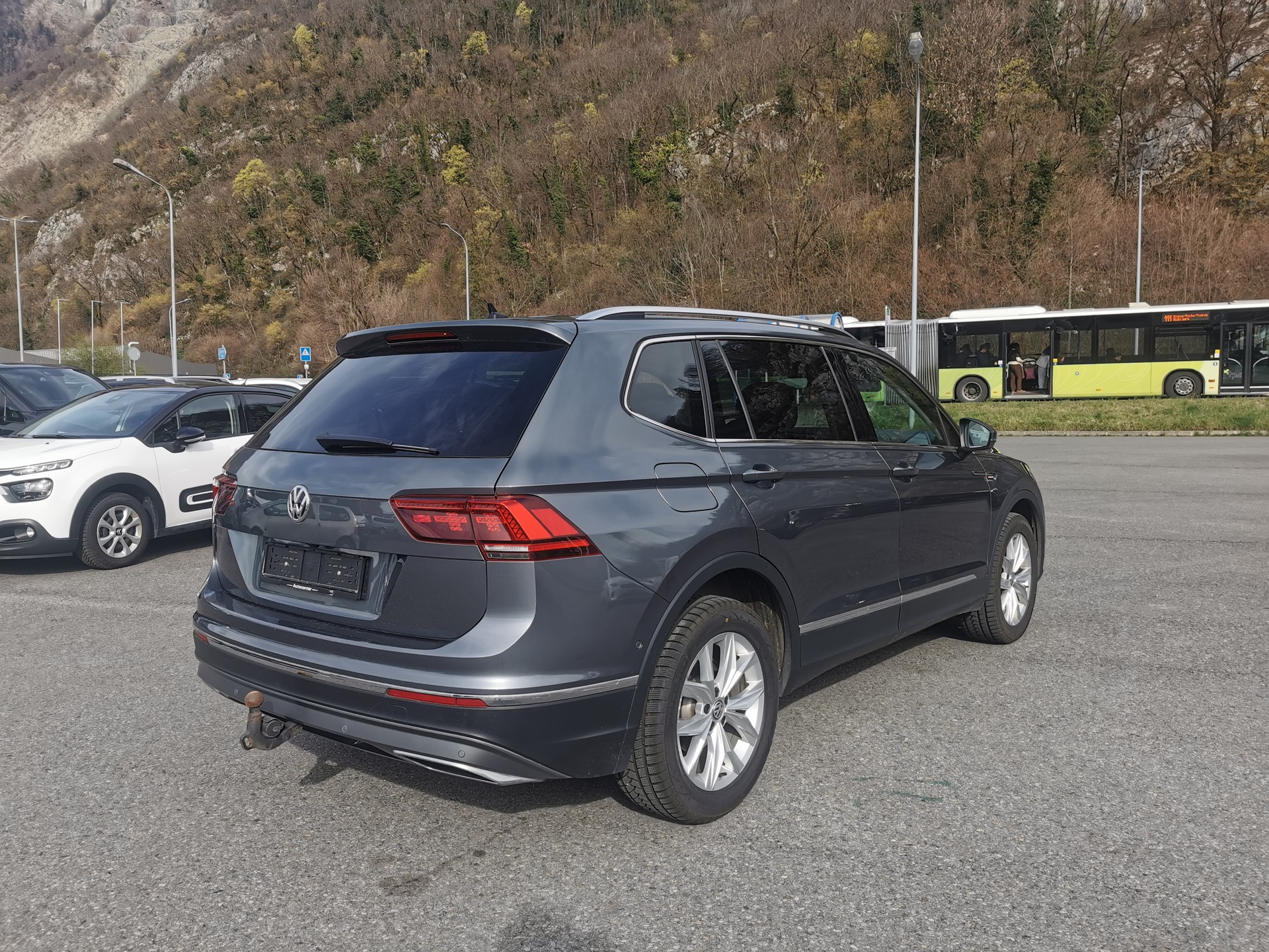 VW Tiguan Allspace 2.0TSI Comfortline 4Motion DSG-image-4