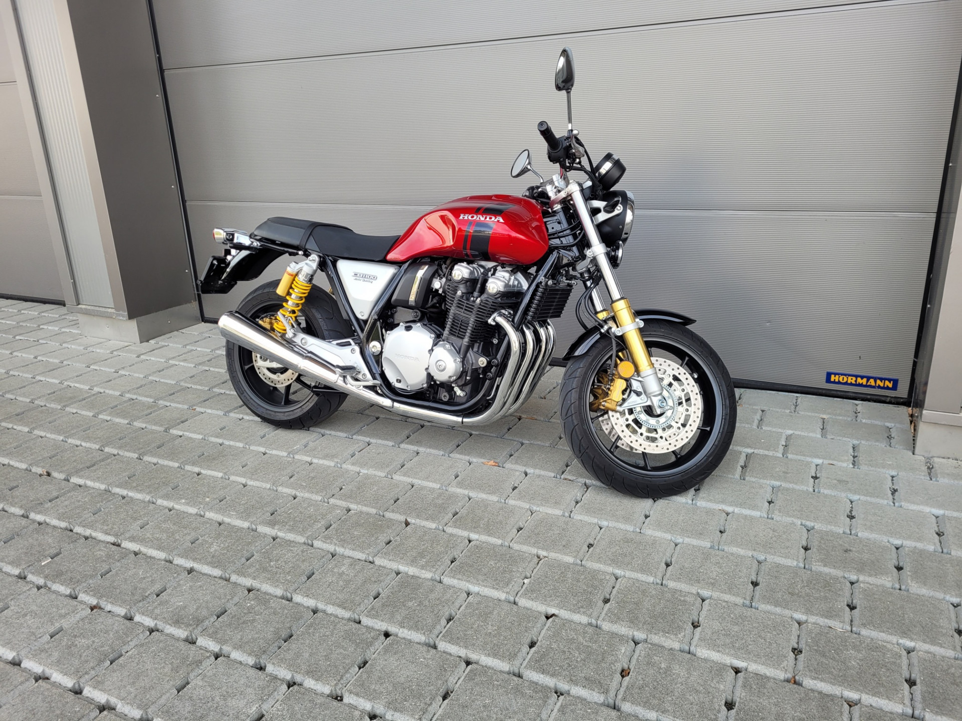 HONDA CB 1100 RS-showroom-element-2