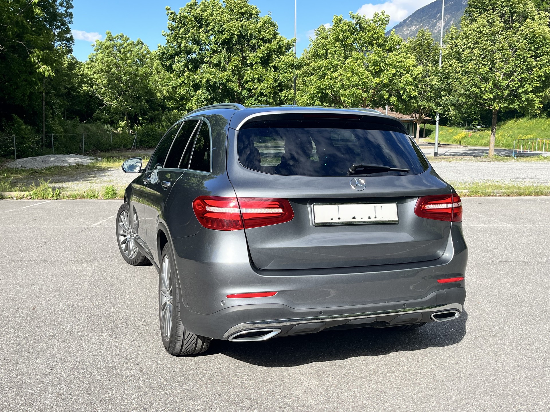 MERCEDES-BENZ GLC 250 d AMG Line 4Matic 9G-Tronic-image-3