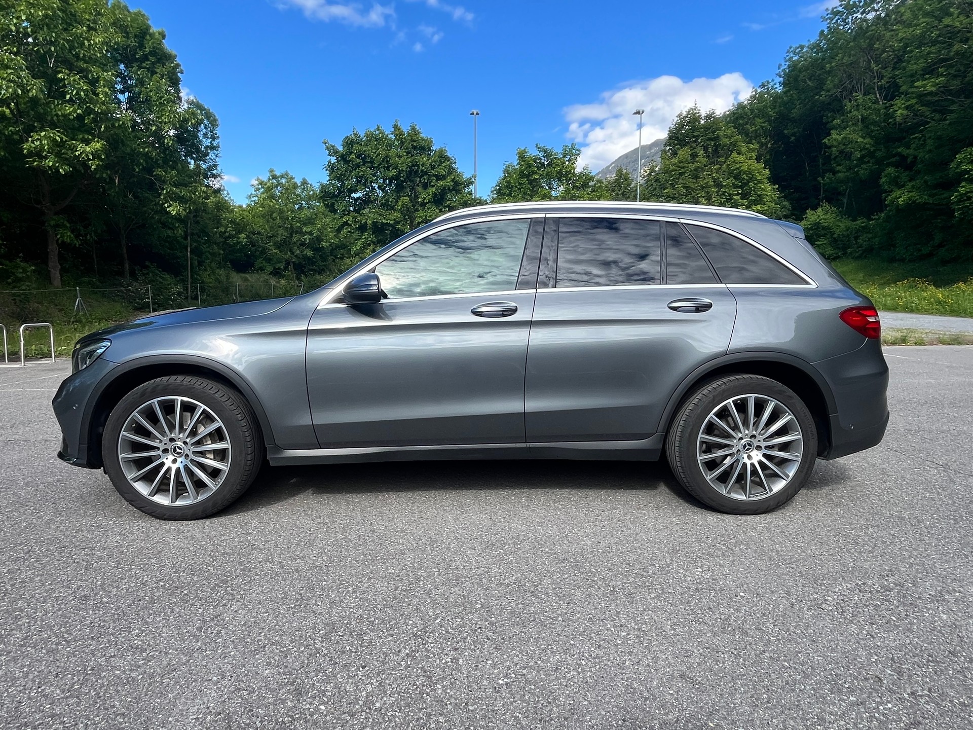 MERCEDES-BENZ GLC 250 d AMG Line 4Matic 9G-Tronic-image-4