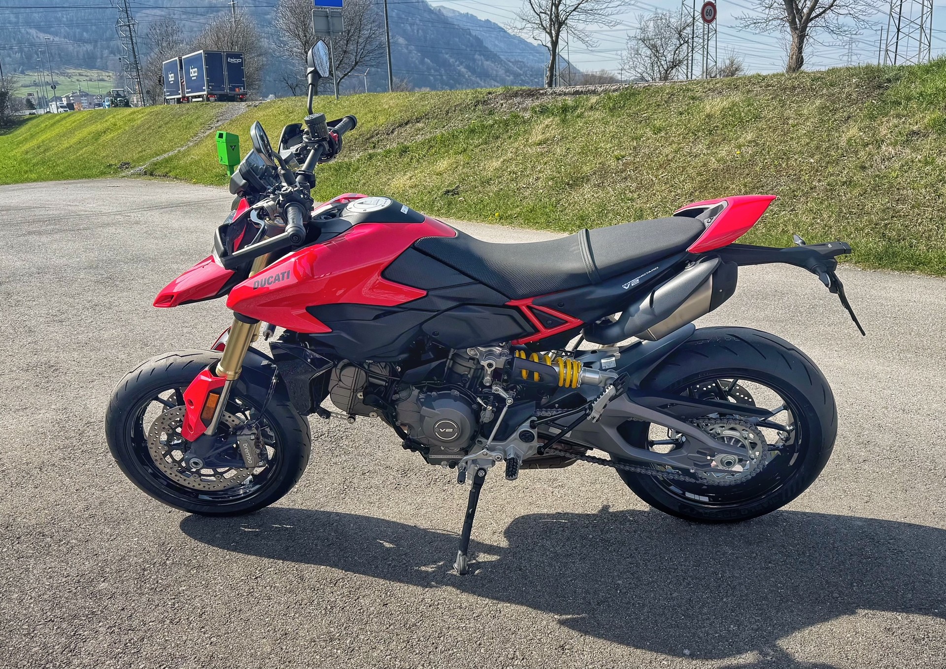 DUCATI Hypermotard V2-image-3