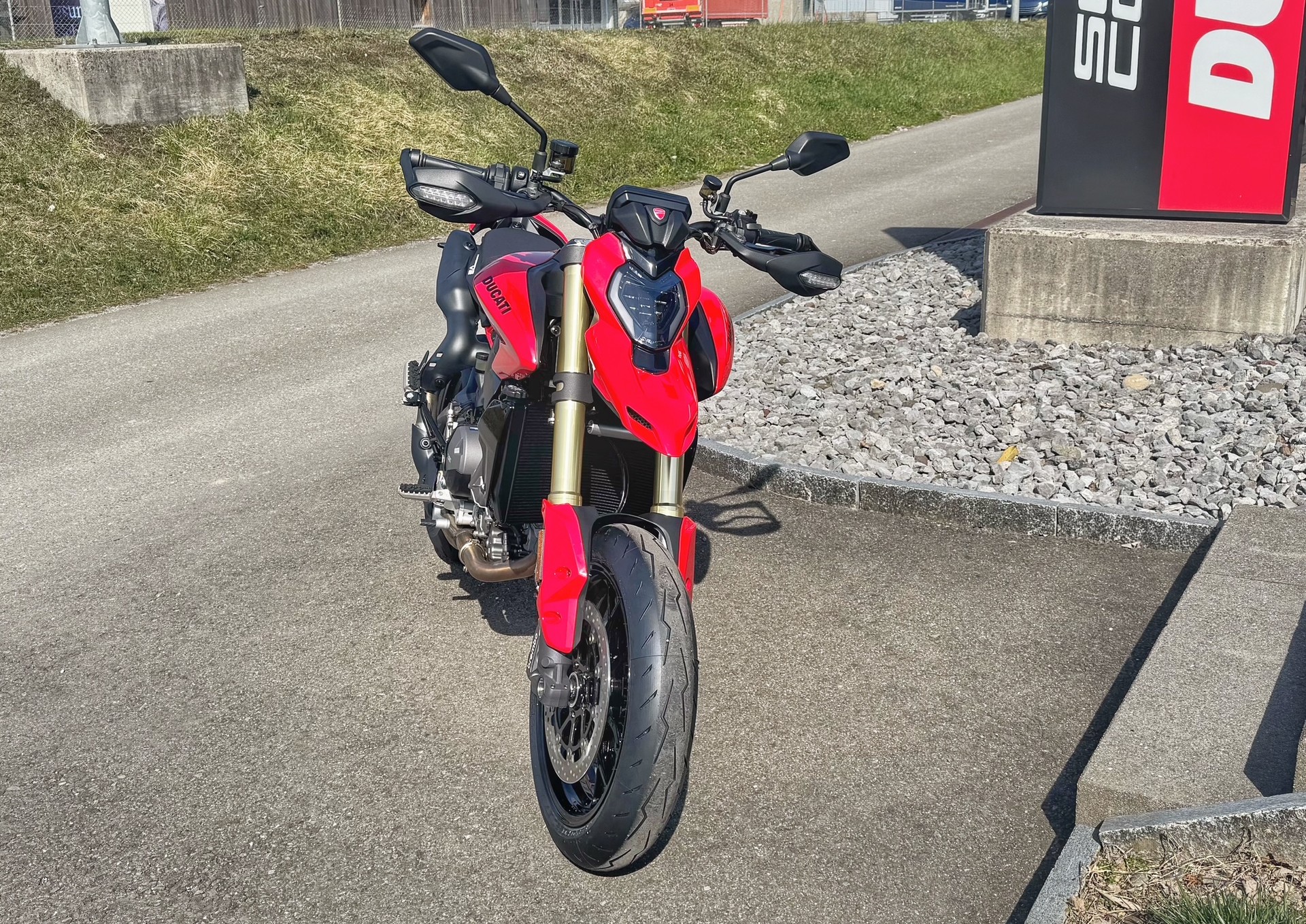 DUCATI Hypermotard V2-image-1