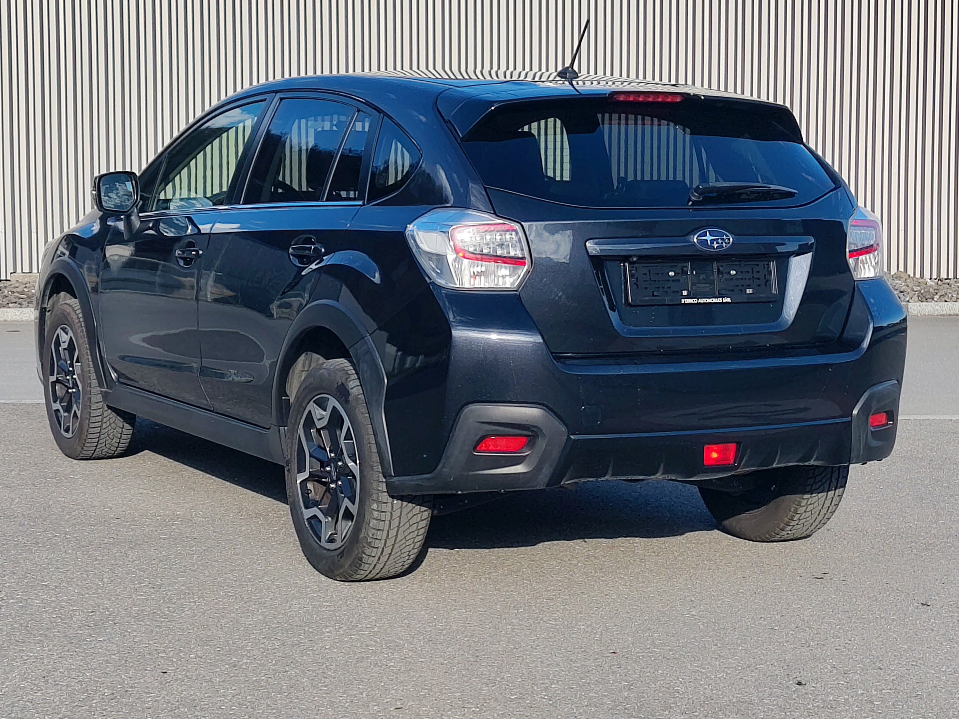 SUBARU XV 2.0 Swiss Three AWD CVT-image-2