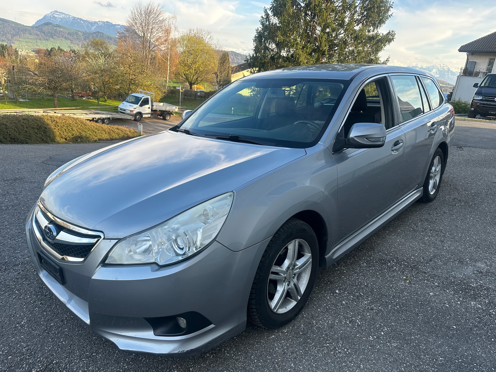 SUBARU Legacy 2.0i Swiss AWD Lineartronic