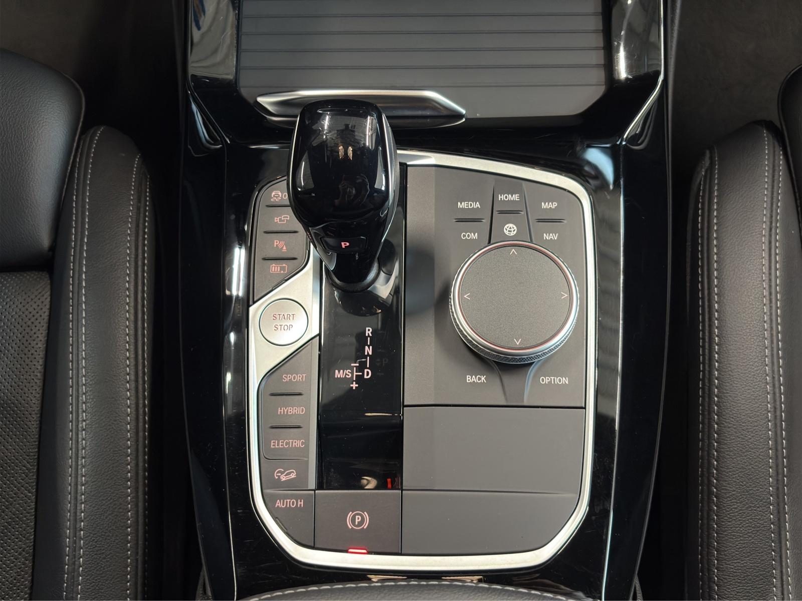 BMW X3 30e xDrive-image-16