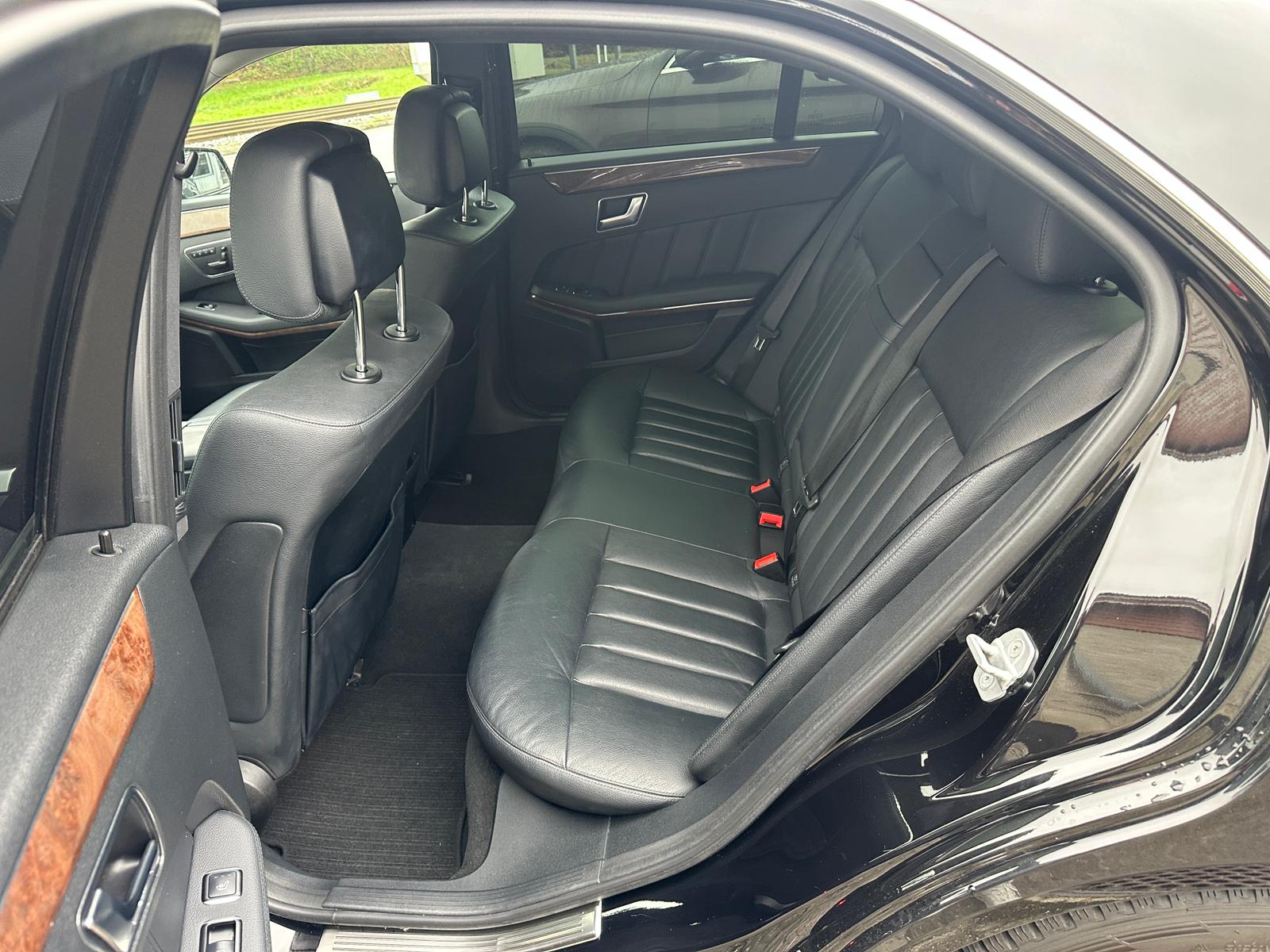 MERCEDES-BENZ E 350 CDI BlueEfficiency 4Matic 7G-Tronic-image-12