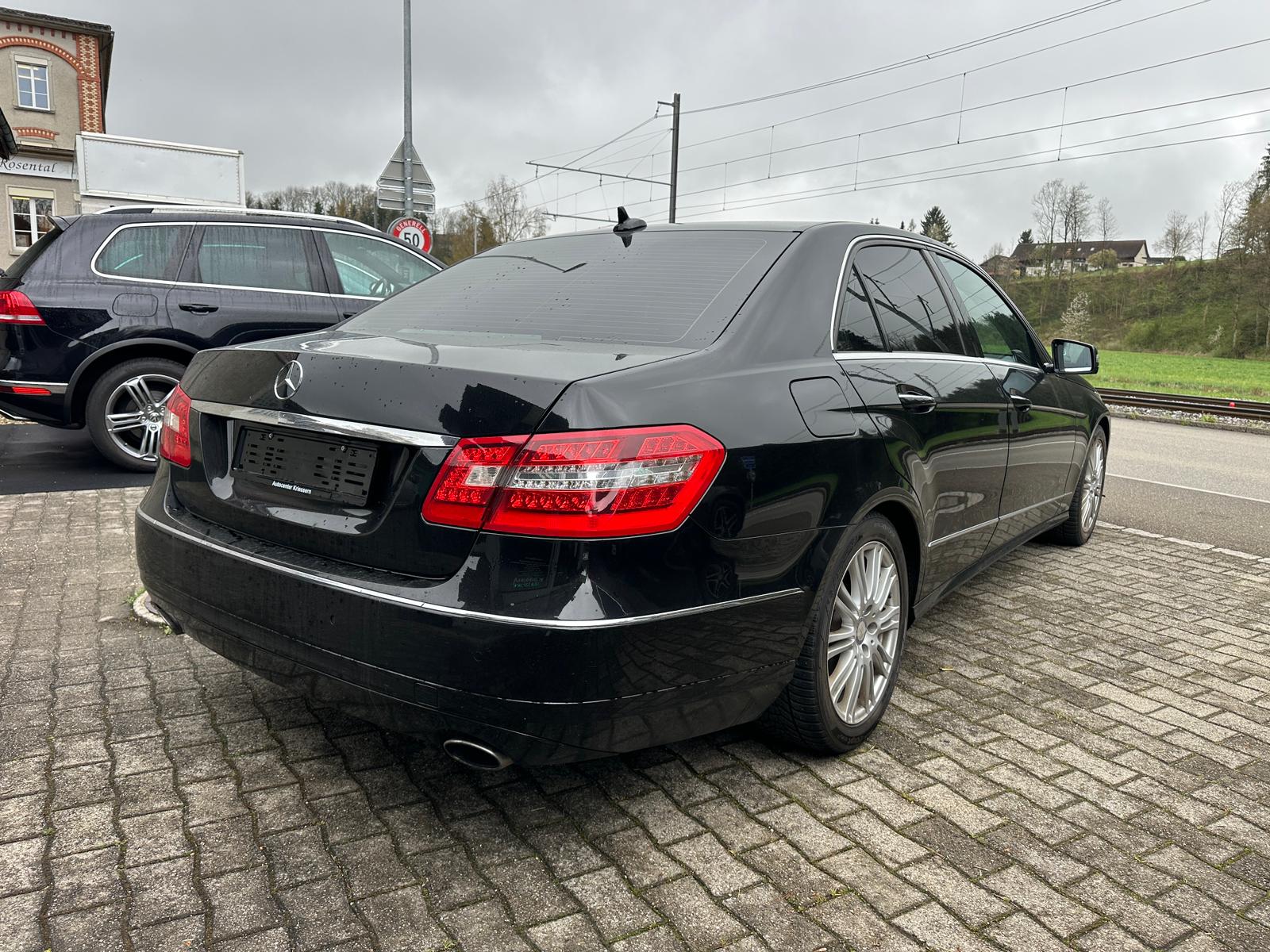 MERCEDES-BENZ E 350 CDI BlueEfficiency 4Matic 7G-Tronic-image-4