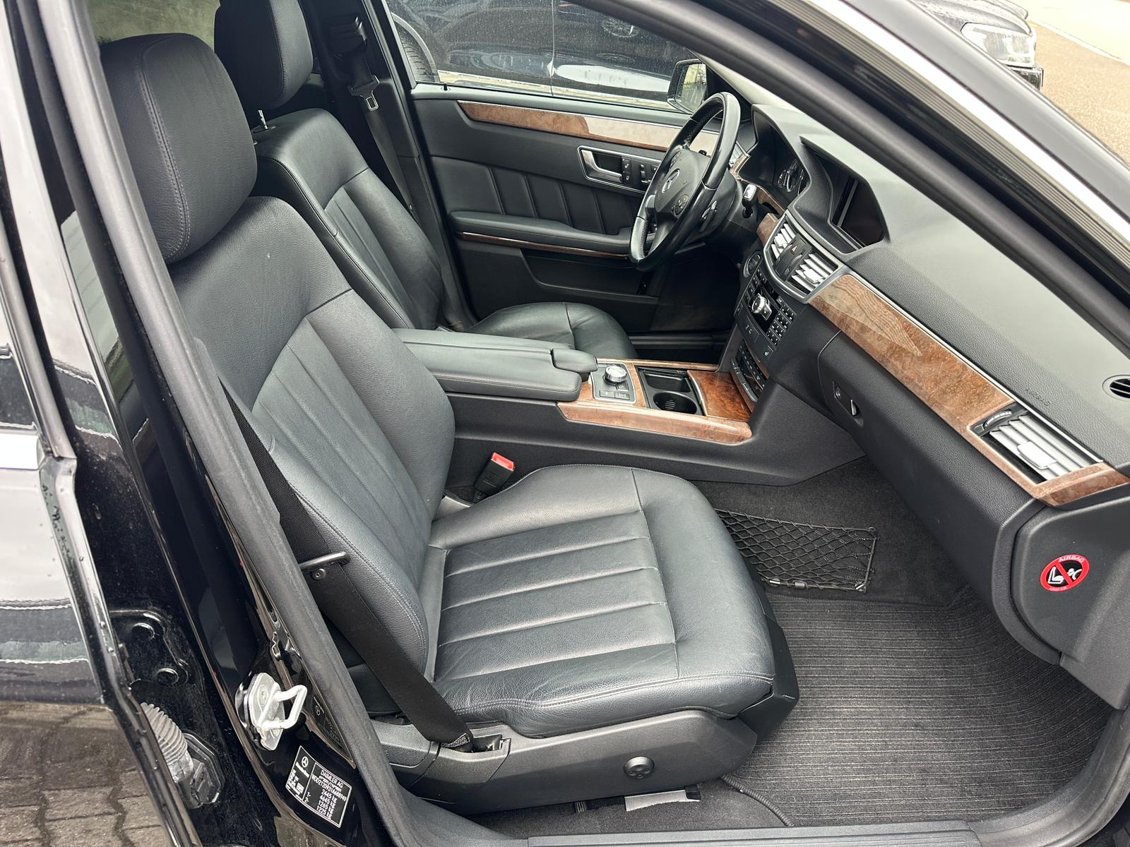 MERCEDES-BENZ E 350 CDI BlueEfficiency 4Matic 7G-Tronic-image-14
