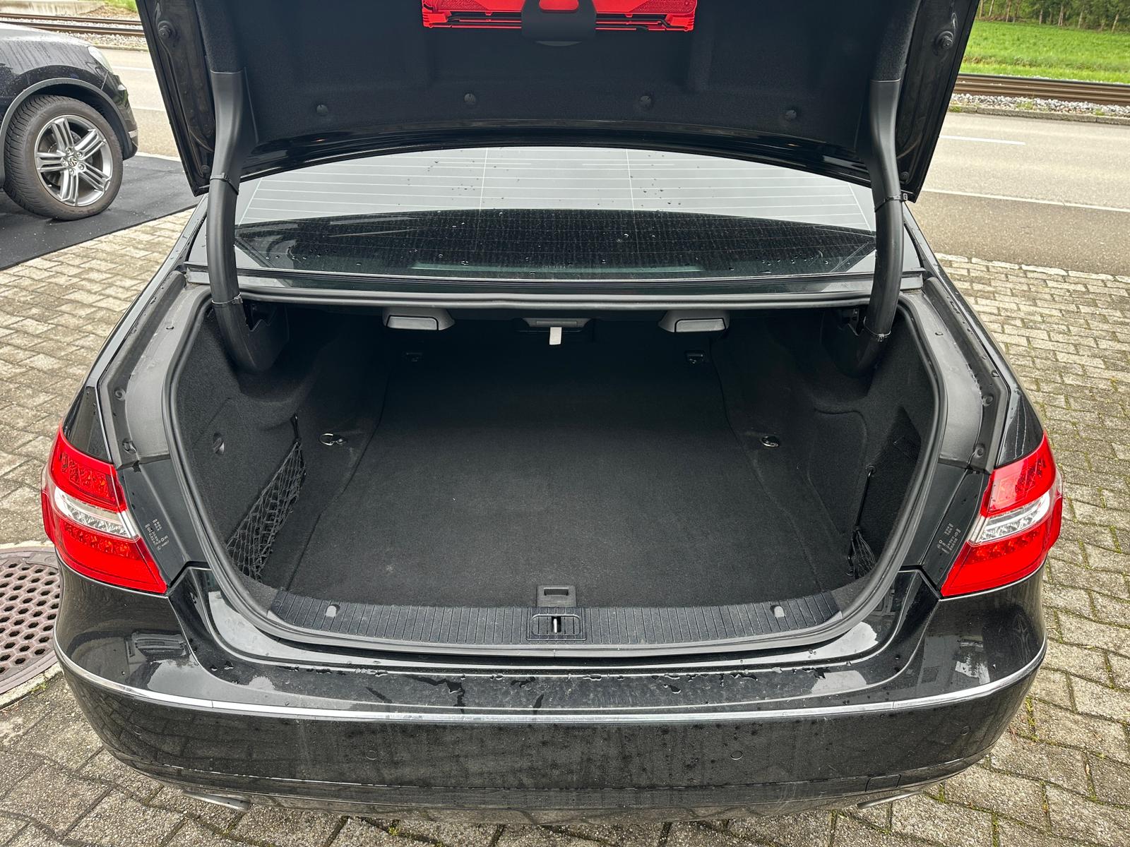 MERCEDES-BENZ E 350 CDI BlueEfficiency 4Matic 7G-Tronic-image-6