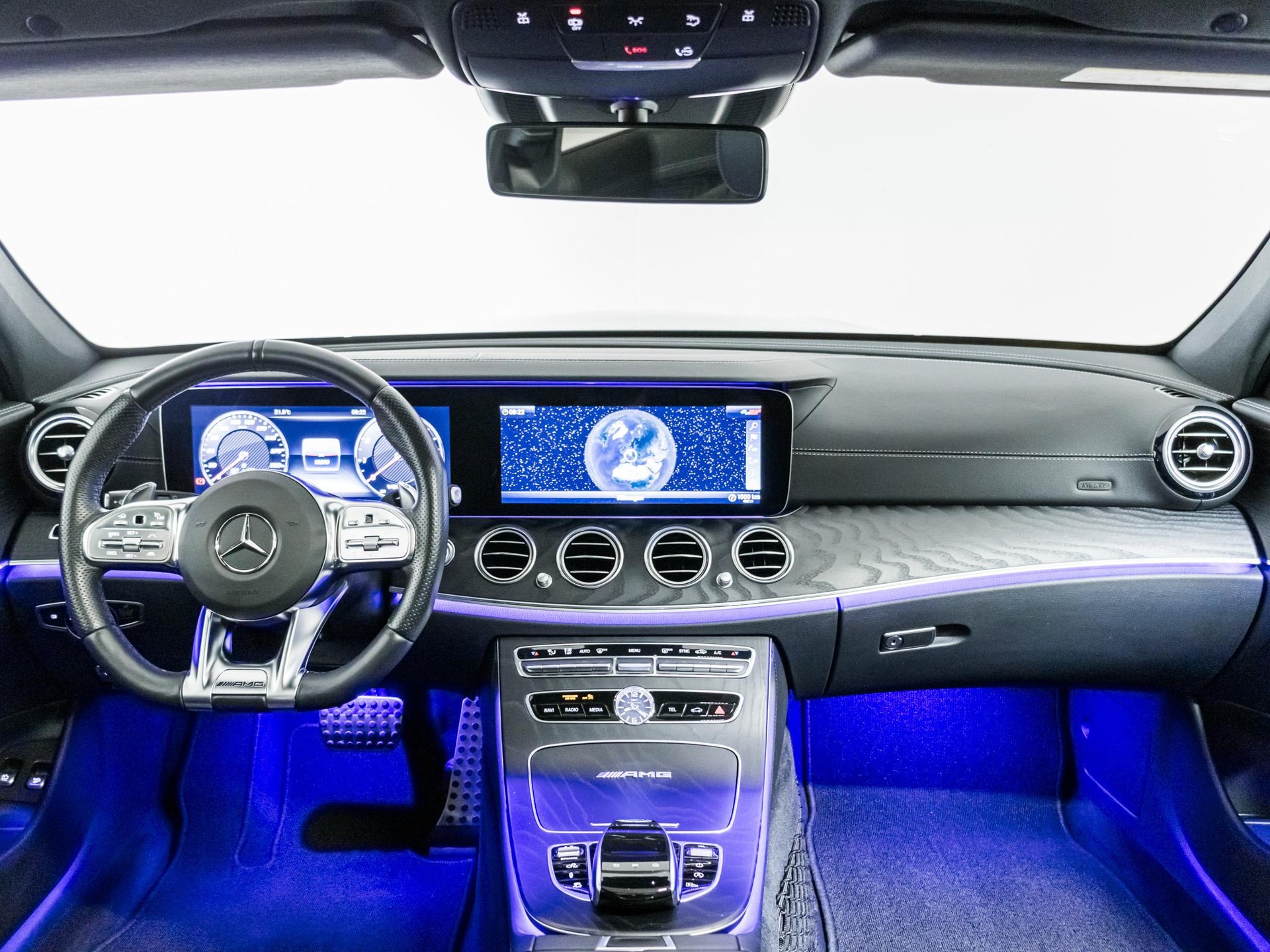 MERCEDES-BENZ E 63 AMG 4MATIC+ T-Modell-image-11