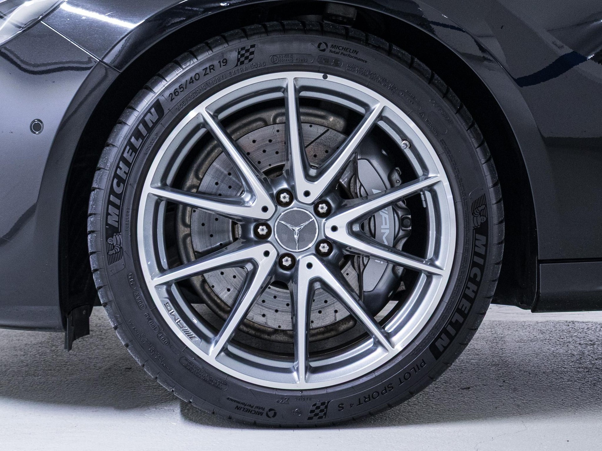 MERCEDES-BENZ E 63 AMG 4MATIC+ T-Modell-image-13
