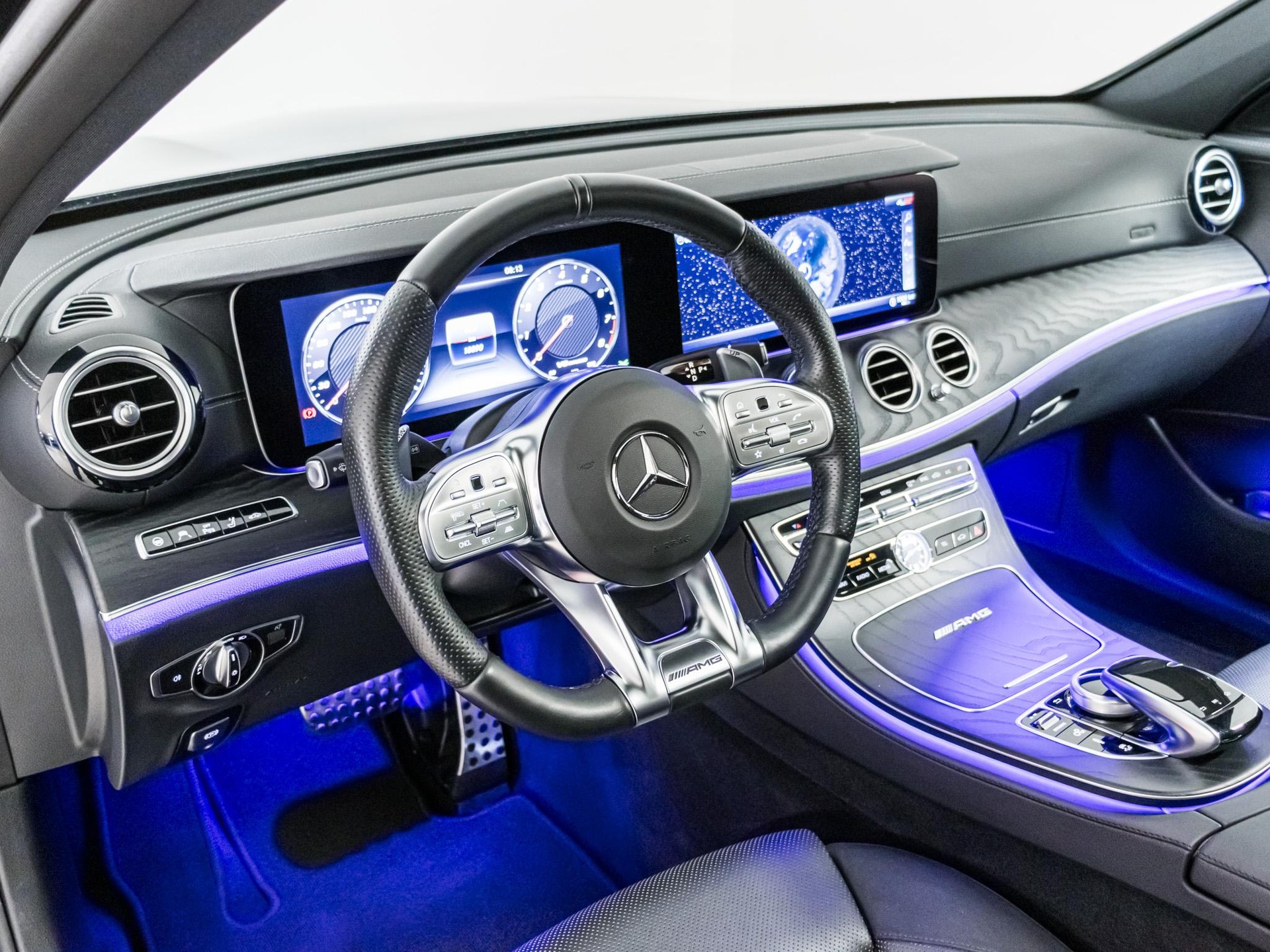 MERCEDES-BENZ E 63 AMG 4MATIC+ T-Modell-image-8
