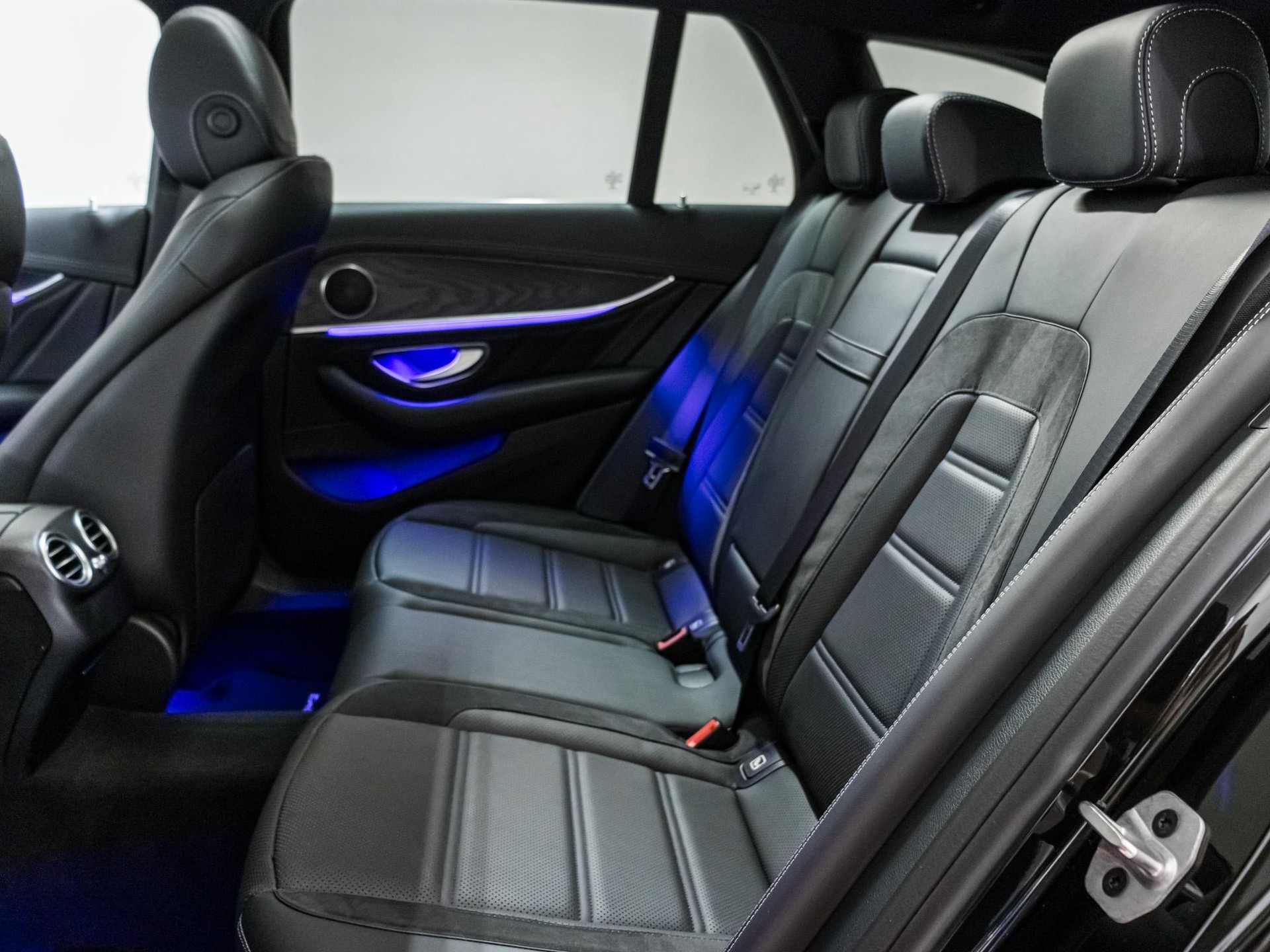 MERCEDES-BENZ E 63 AMG 4MATIC+ T-Modell-image-7