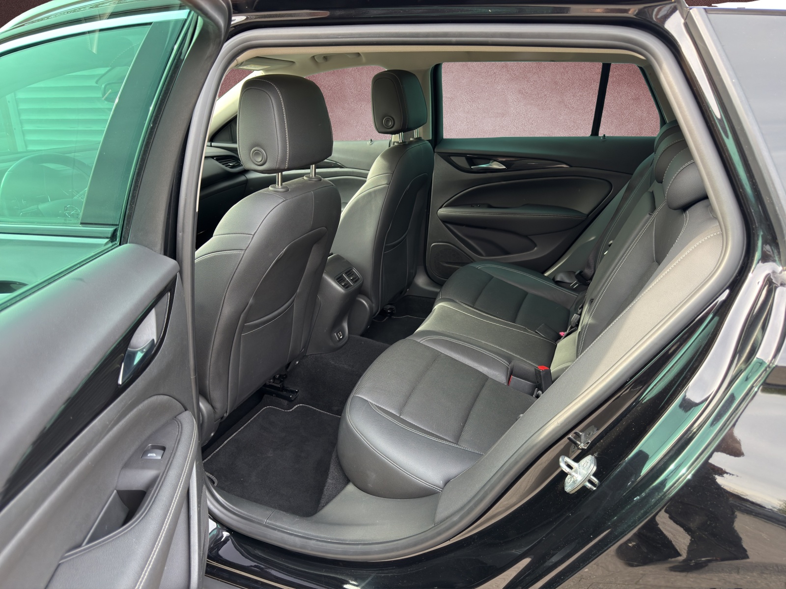 OPEL Insignia 2.0 BiDTI Sports Tourer Excellence 4WD A.-image-7