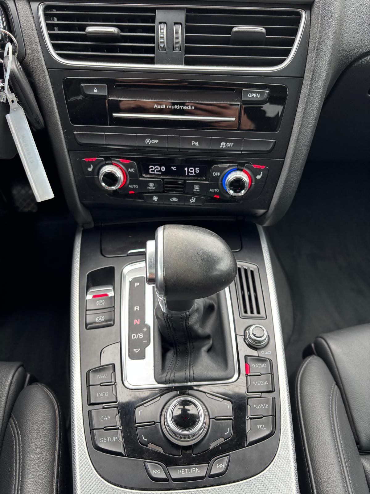 AUDI A4 allroad 3.0 TDI clean diesel quattro S-tronic-image-12