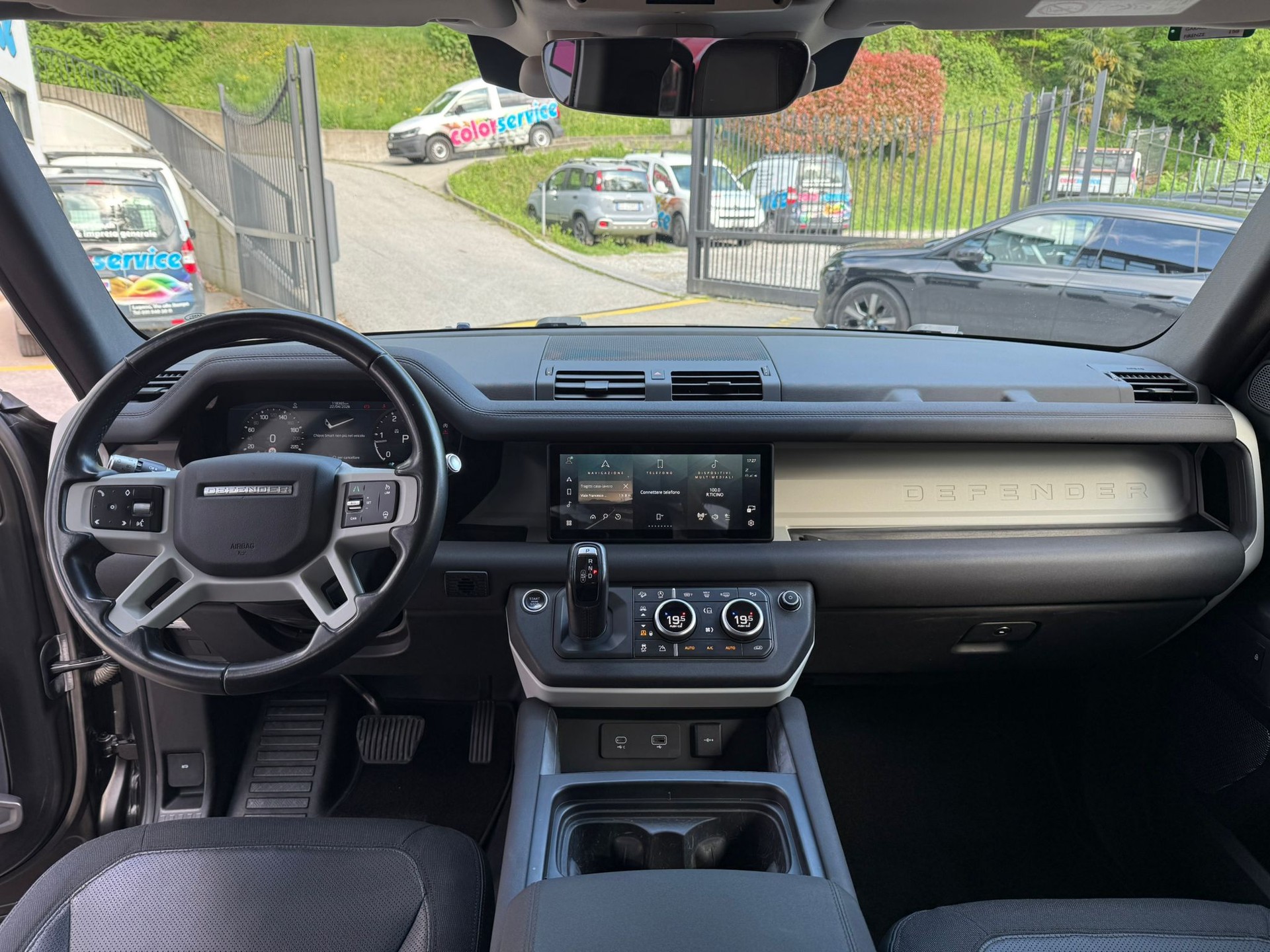LAND ROVER Defender 110 D240 SD4 HSE AT8-image-12