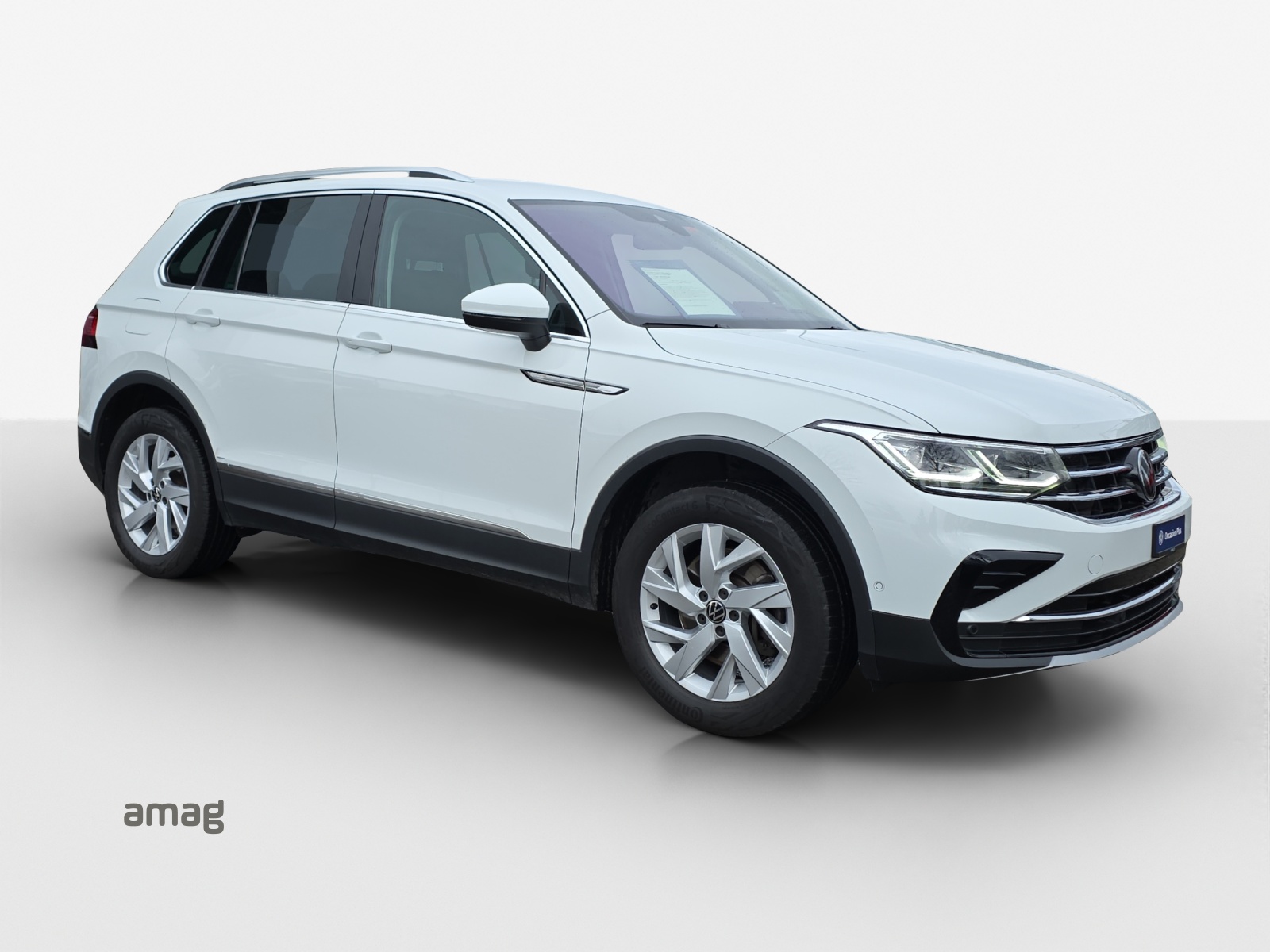 VW Tiguan 2.0 TDI SCR Elegance 4Motion DSG-image-5