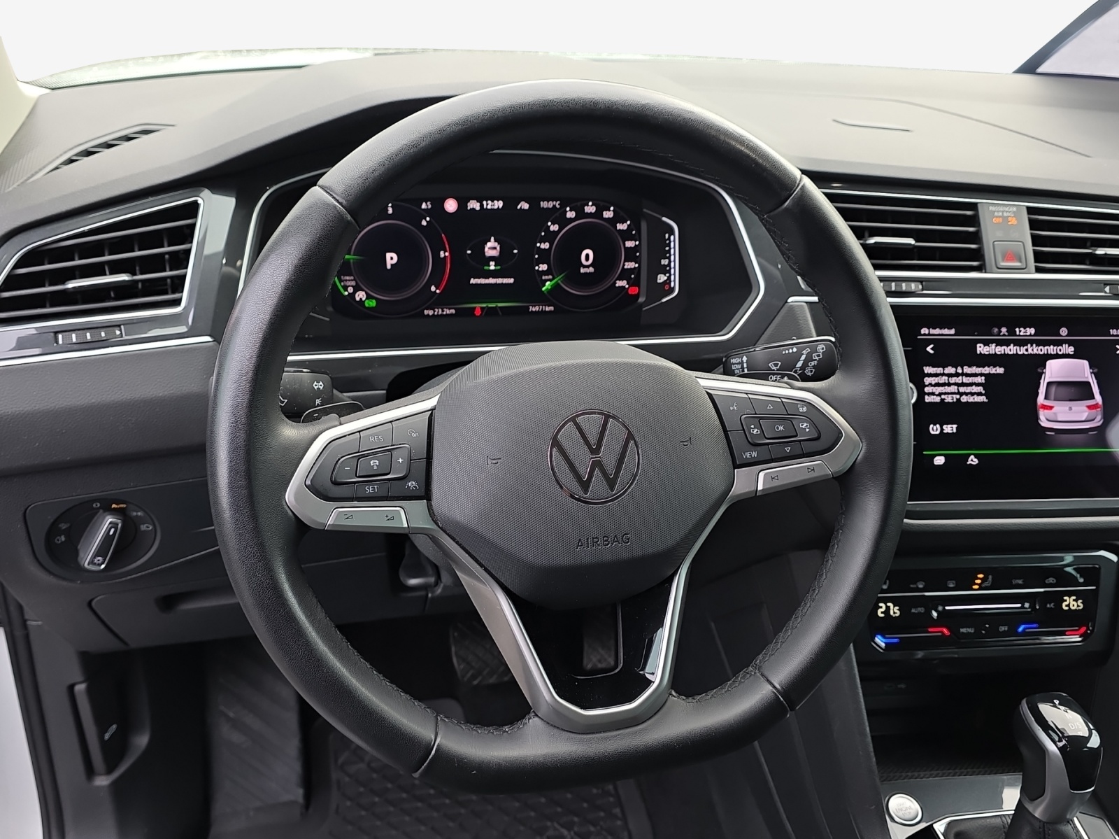 VW Tiguan 2.0 TDI SCR Elegance 4Motion DSG-image-9